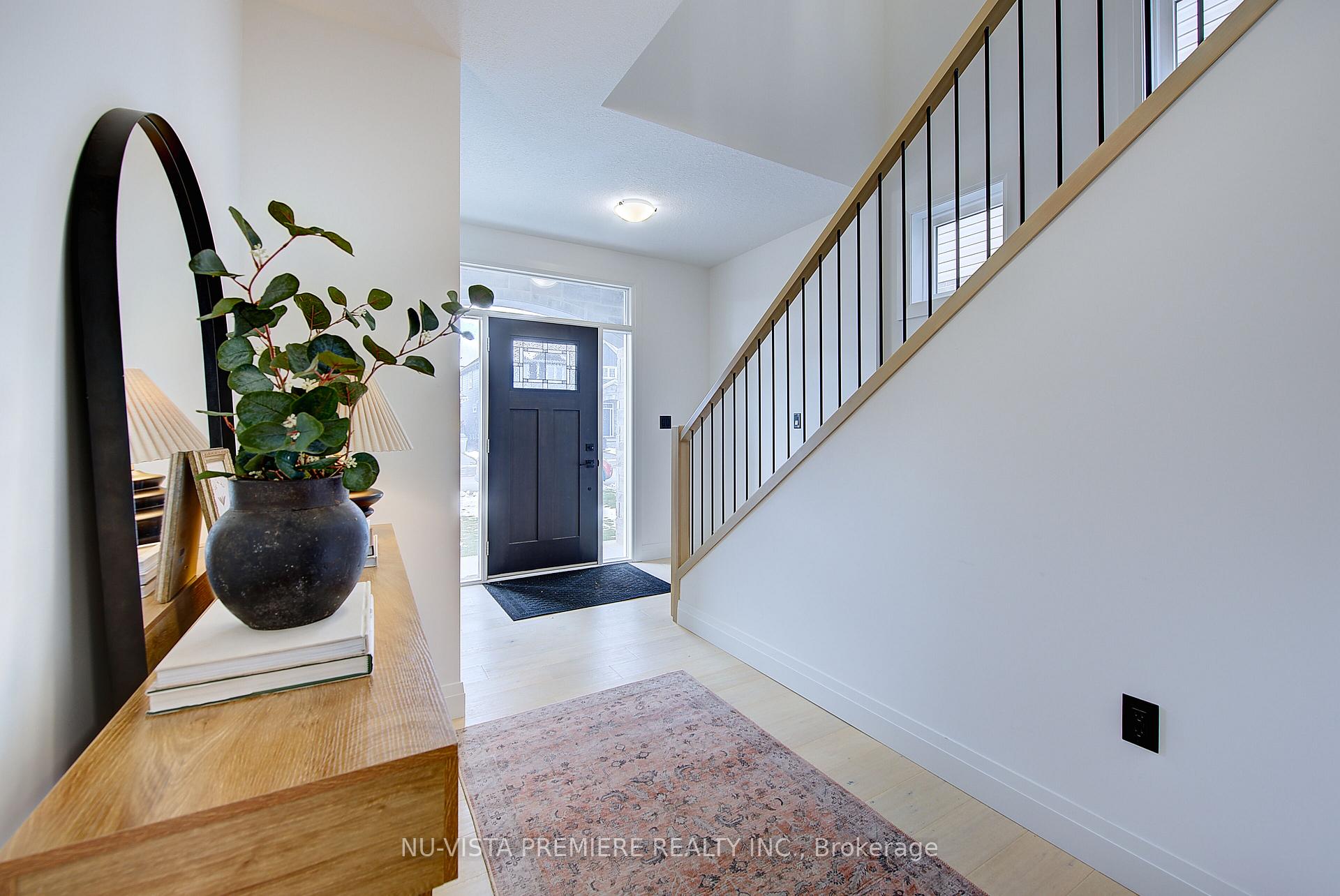 Photo 5 of 28 Basil Crescent, Middlesex Centre, Ilderton — HOMEH