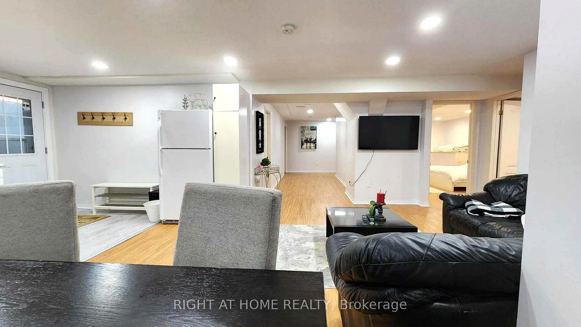 Photo 9 of Unit BASEMENT, 44 Meadowlands Boulevard, Hamilton, Meadowlands — HOMEH