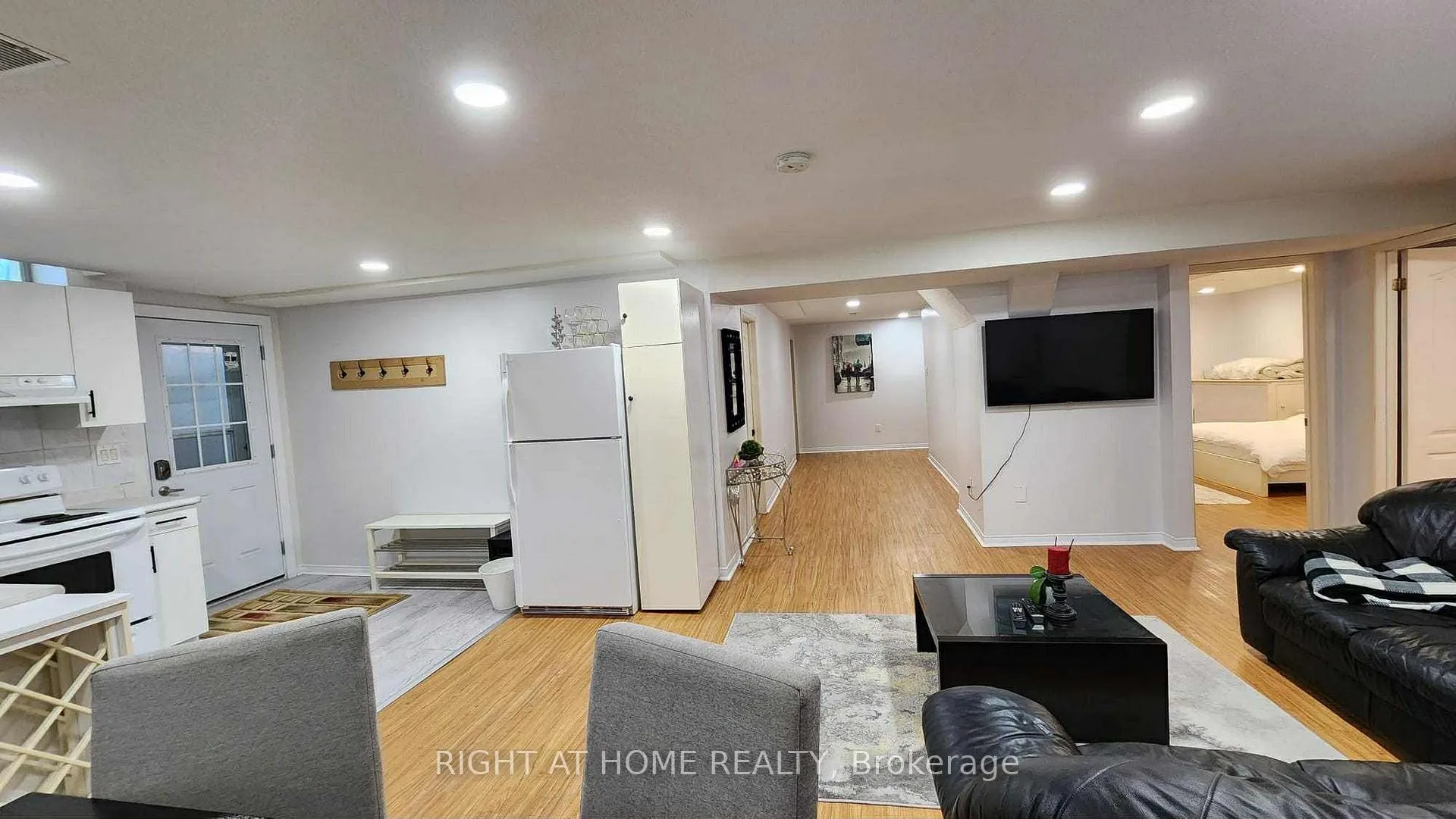 Photo 12 of Unit BASEMENT, 44 Meadowlands Boulevard, Hamilton, Meadowlands — HOMEH