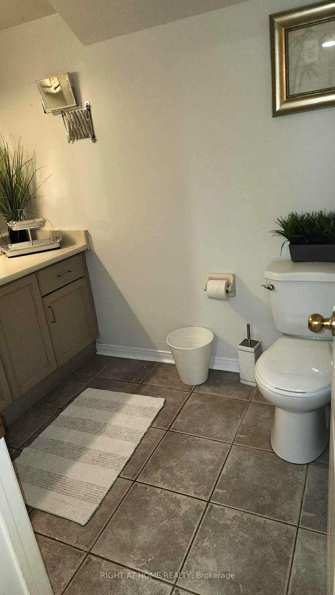 Photo 13 of Unit BASEMENT, 44 Meadowlands Boulevard, Hamilton, Meadowlands — HOMEH