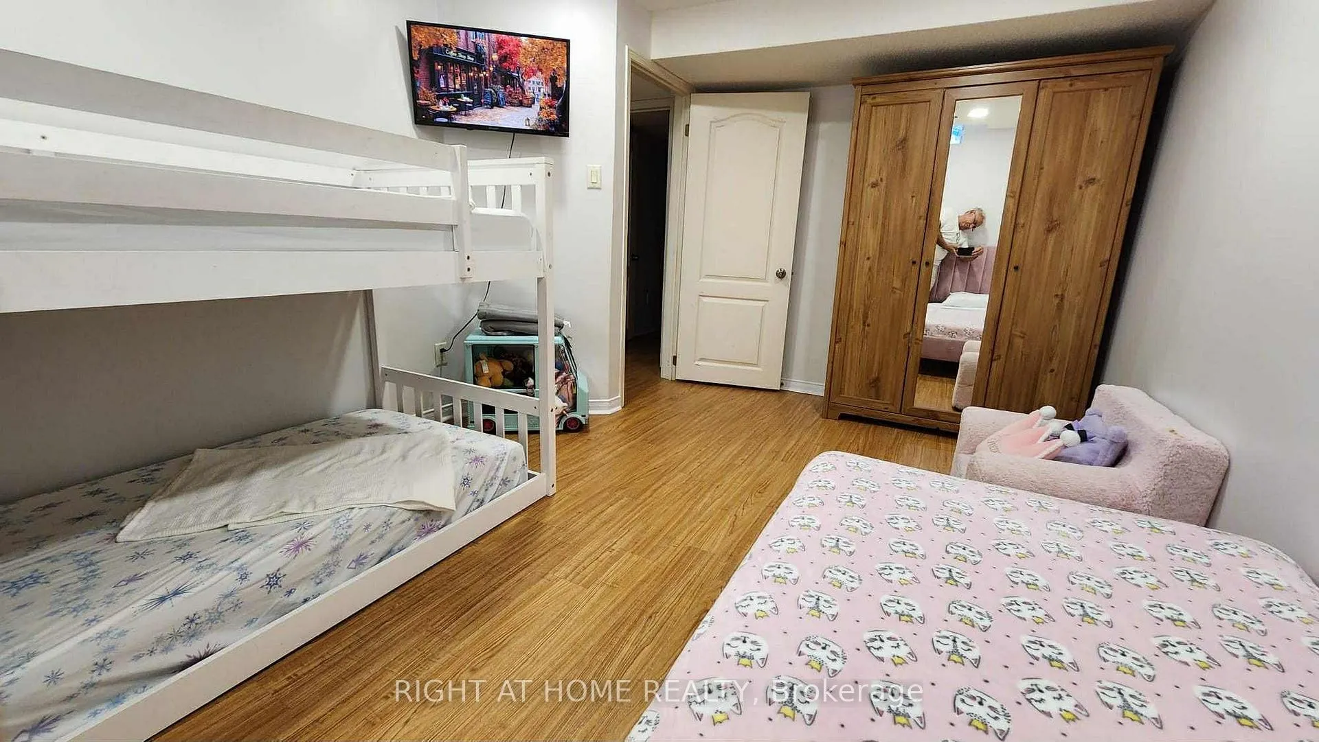 Photo 14 of Unit BASEMENT, 44 Meadowlands Boulevard, Hamilton, Meadowlands — HOMEH