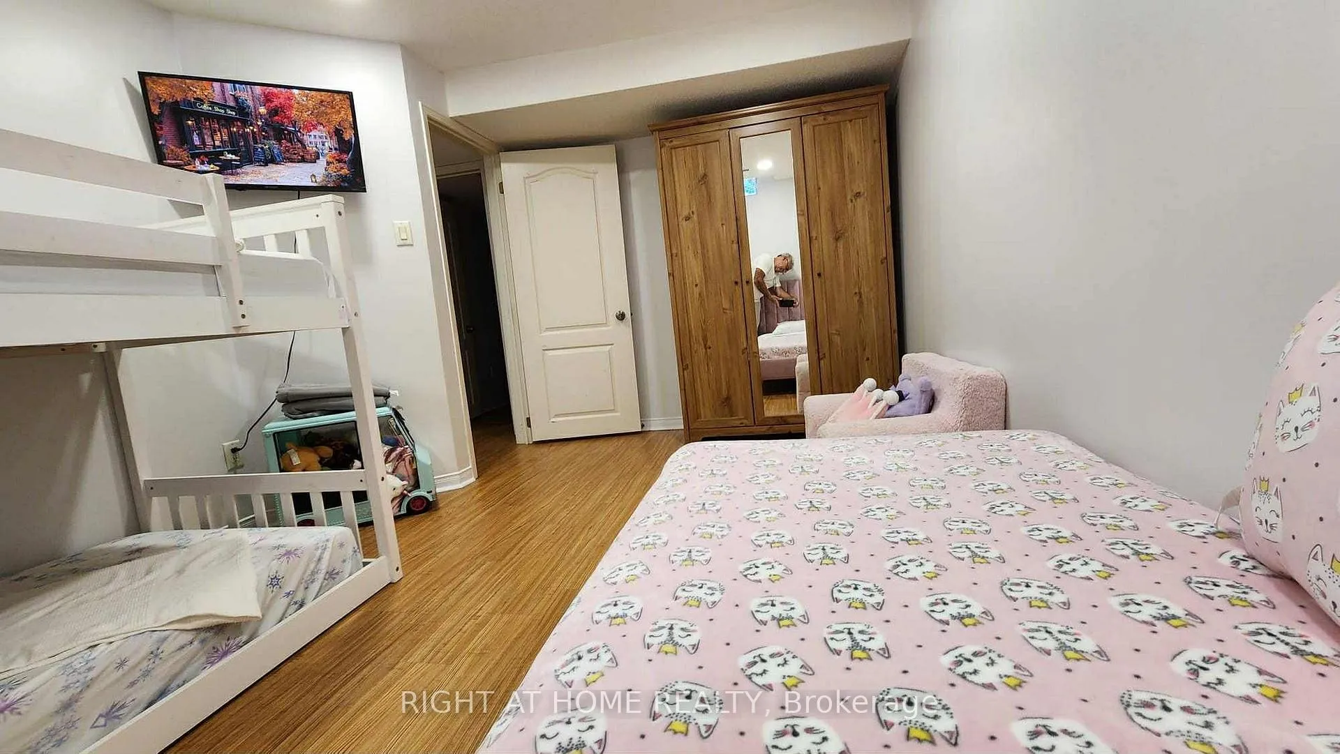 Photo 15 of Unit BASEMENT, 44 Meadowlands Boulevard, Hamilton, Meadowlands — HOMEH