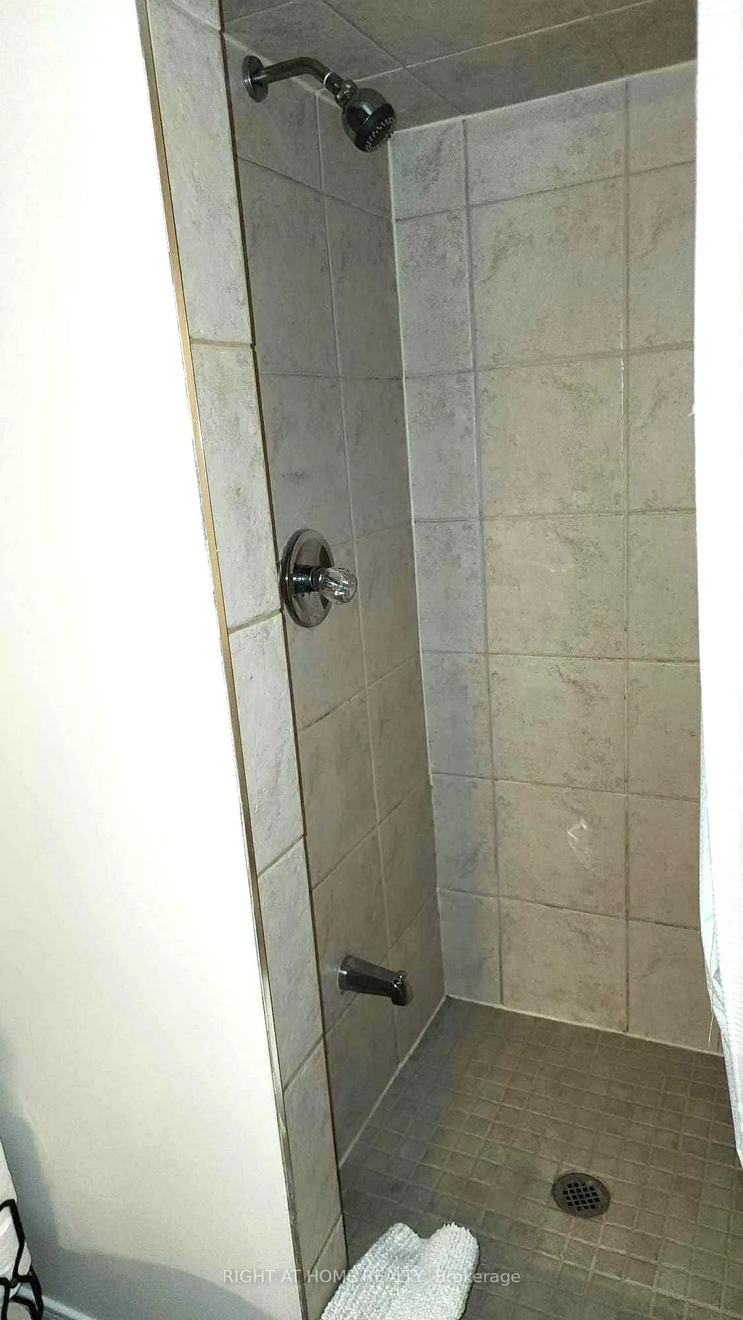 Photo 17 of Unit BASEMENT, 44 Meadowlands Boulevard, Hamilton, Meadowlands — HOMEH