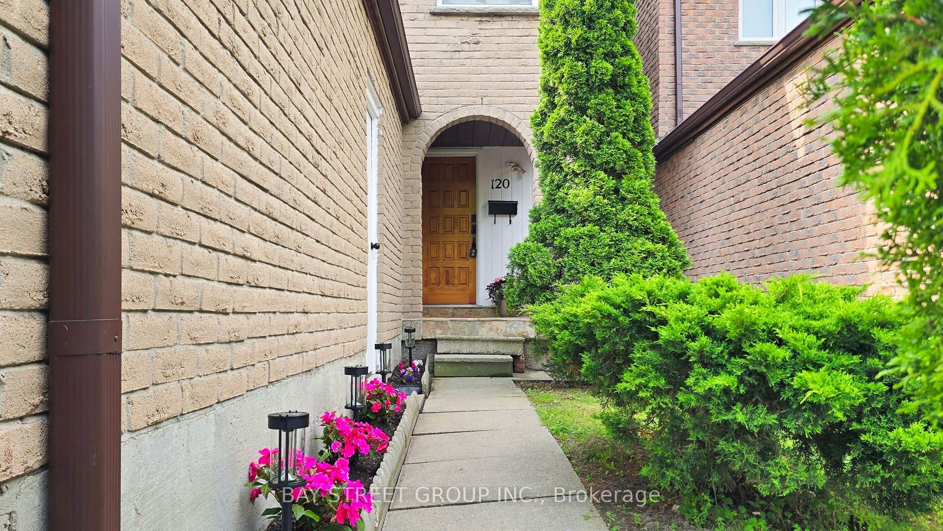 Photo 1 of 120 Appleby Crescent, Markham, Milliken Mills West — HOMEH
