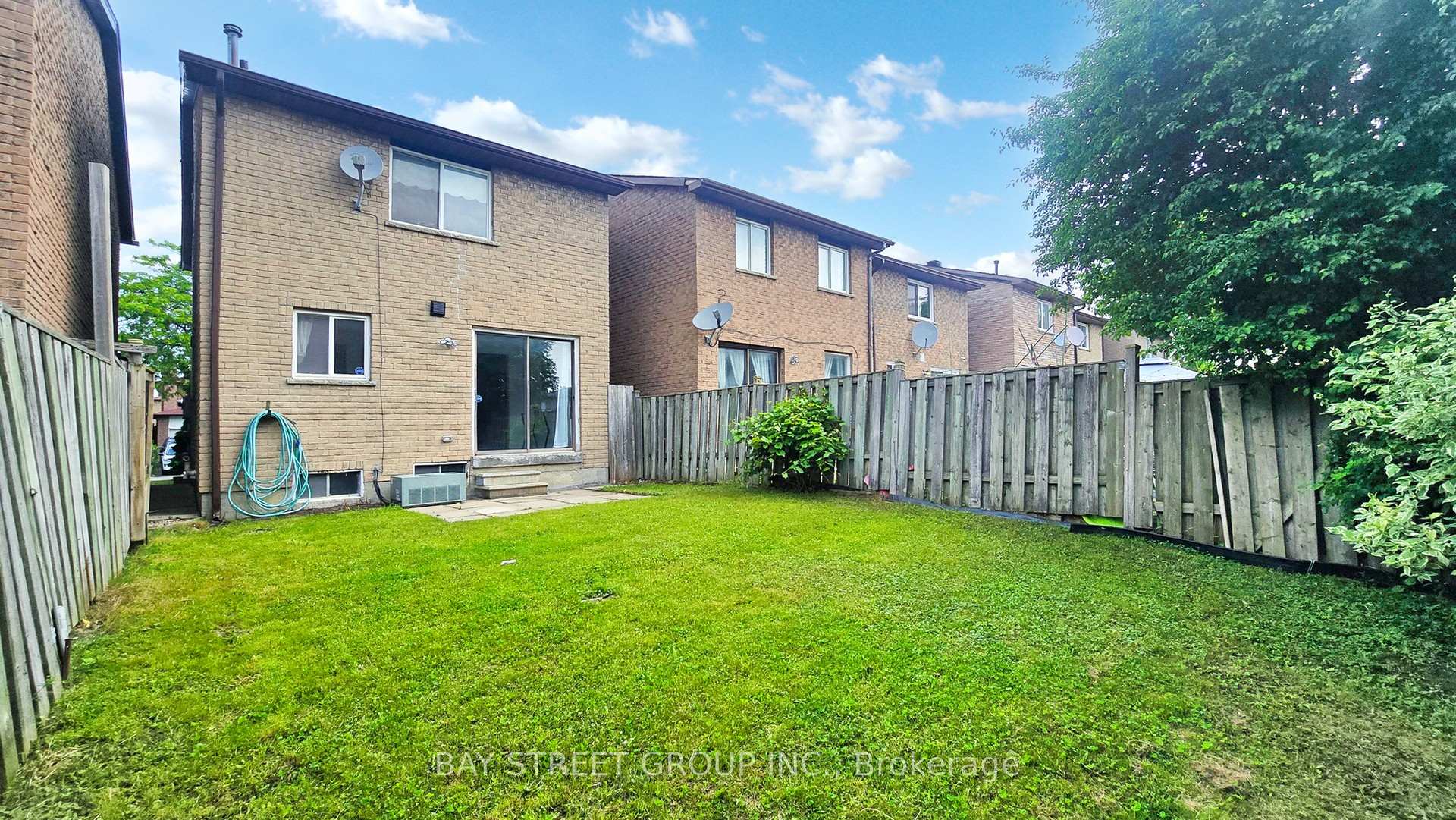 Photo 2 of 120 Appleby Crescent, Markham, Milliken Mills West — HOMEH