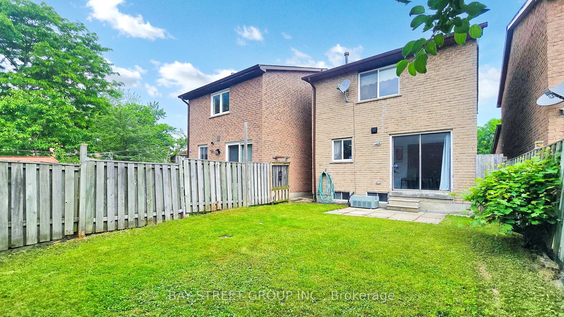 Photo 3 of 120 Appleby Crescent, Markham, Milliken Mills West — HOMEH