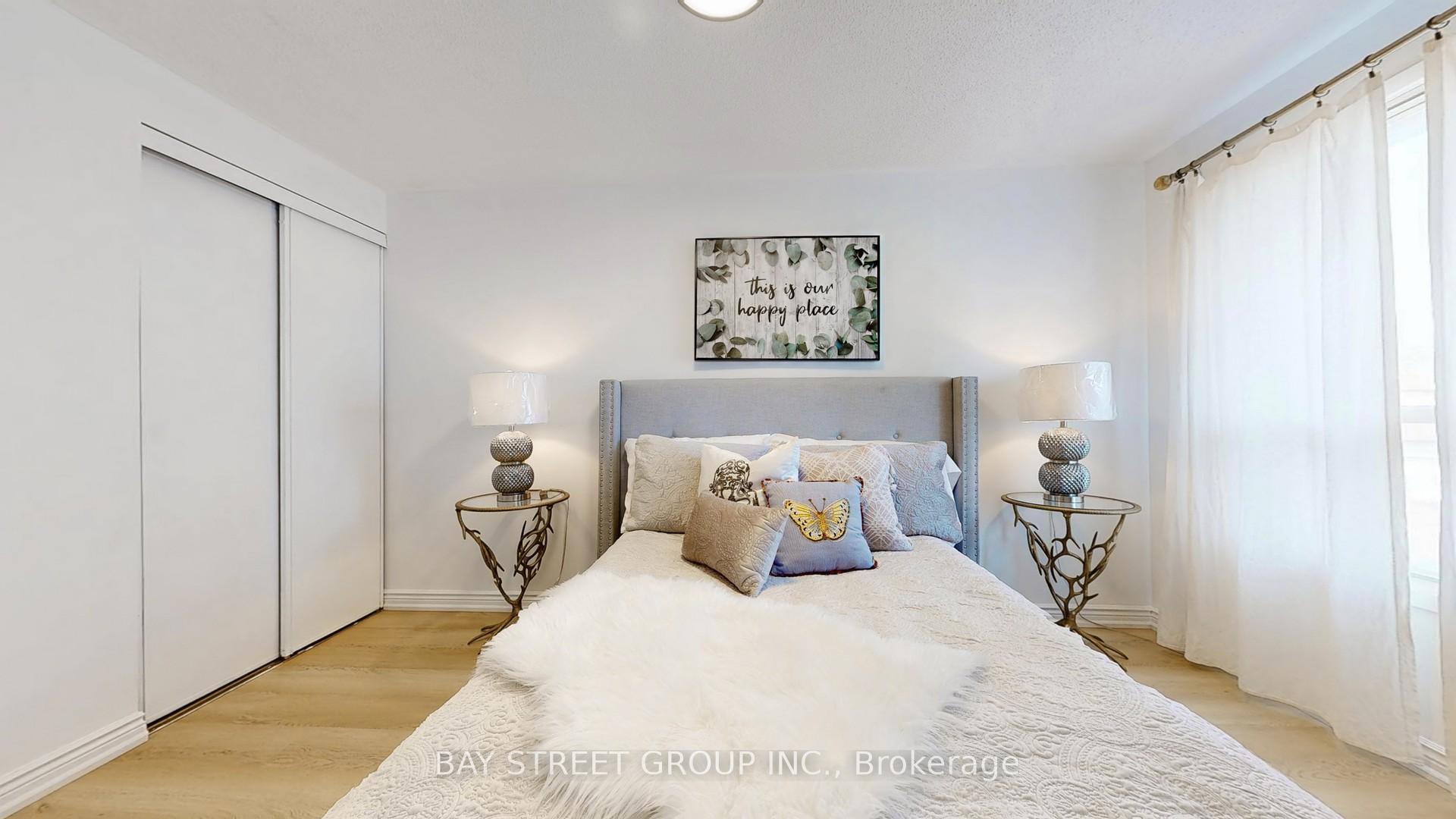 Photo 10 of 120 Appleby Crescent, Markham, Milliken Mills West — HOMEH