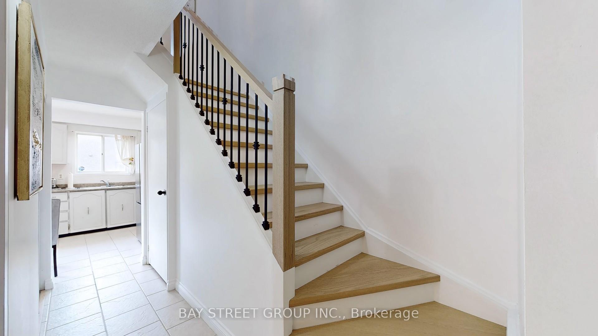 Photo 16 of 120 Appleby Crescent, Markham, Milliken Mills West — HOMEH
