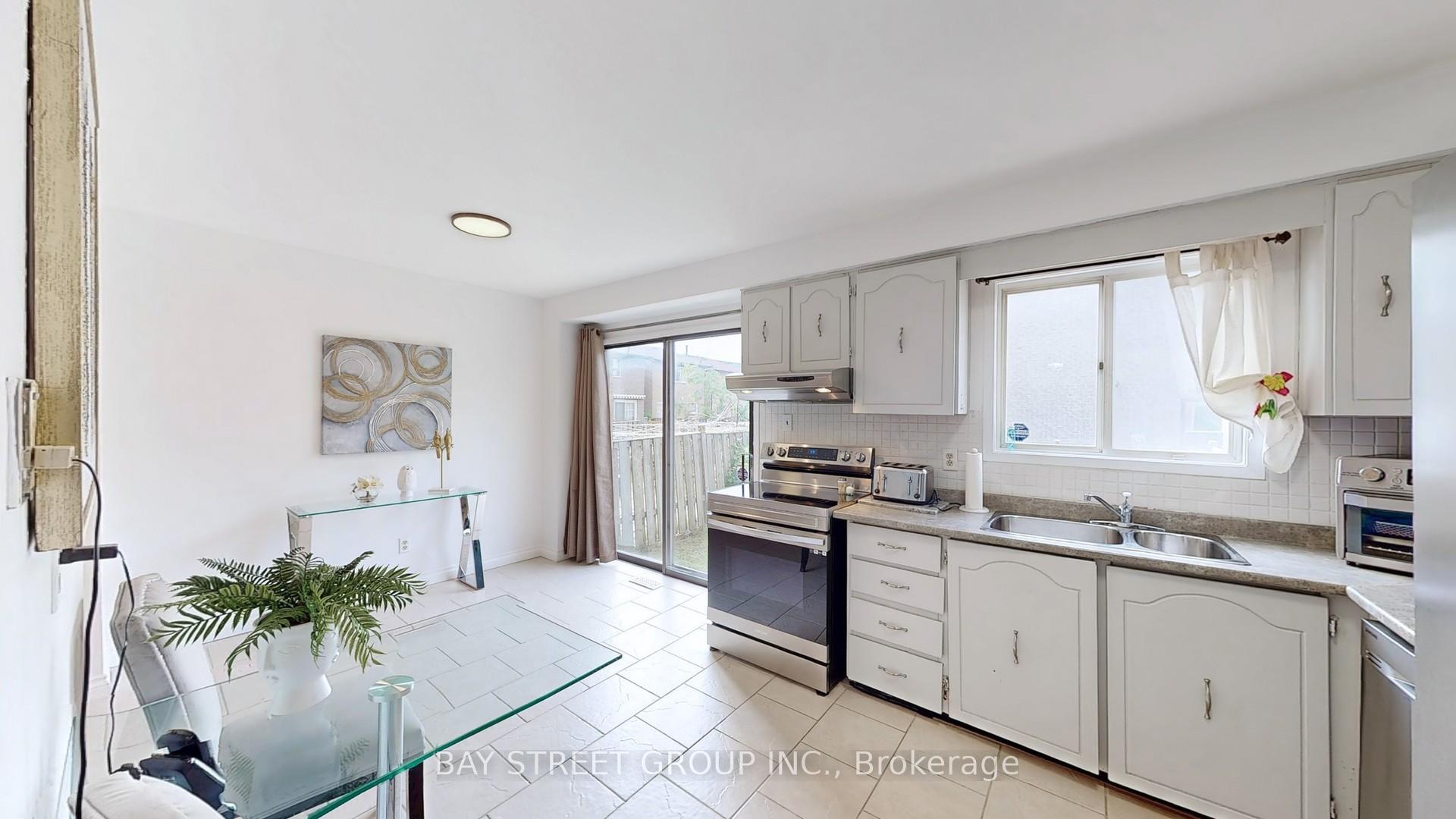 Photo 18 of 120 Appleby Crescent, Markham, Milliken Mills West — HOMEH