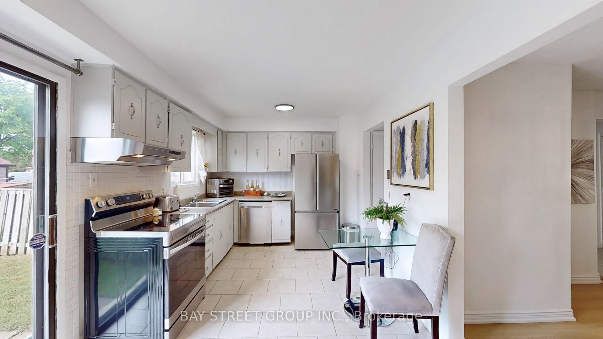 Photo 20 of 120 Appleby Crescent, Markham, Milliken Mills West — HOMEH