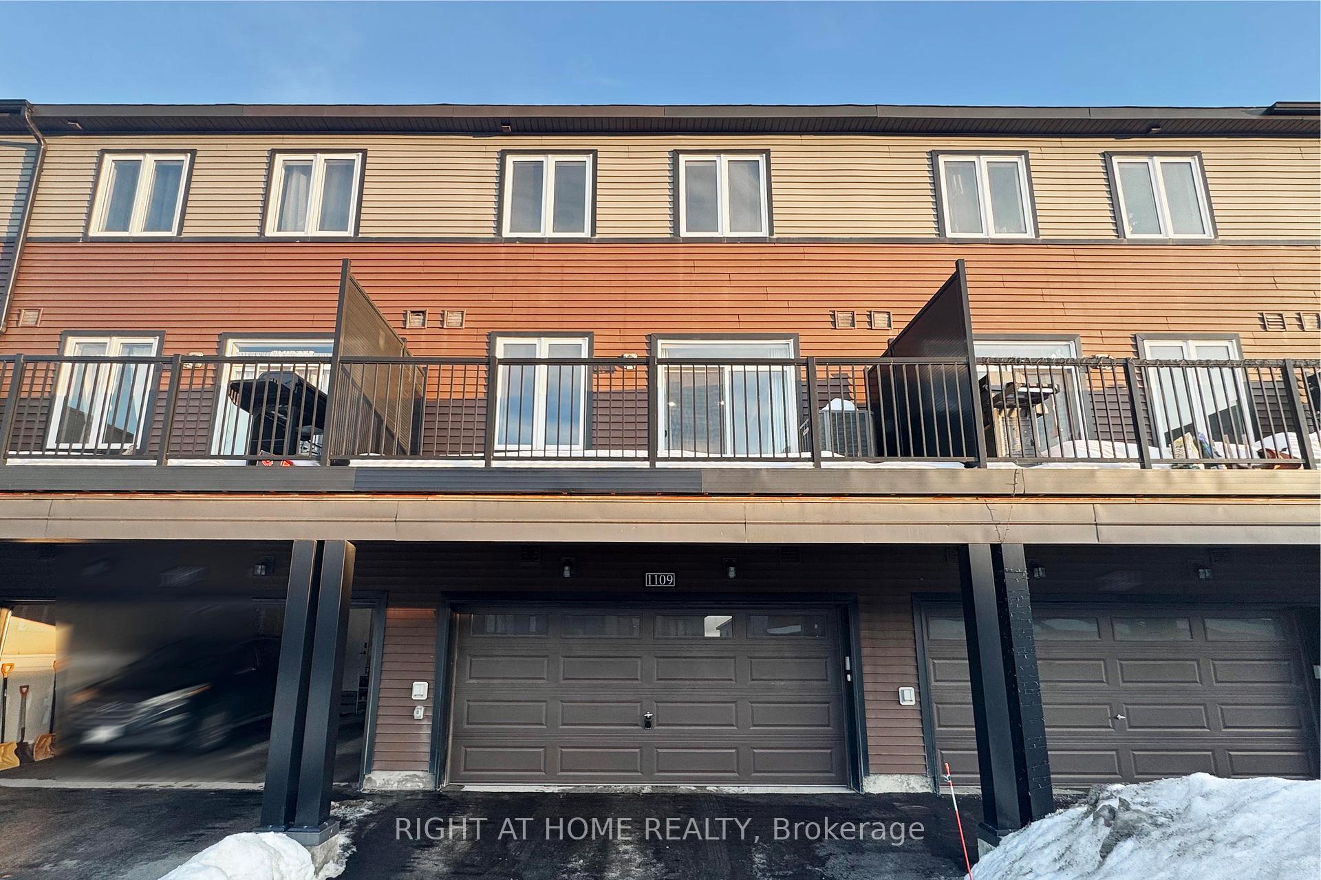 Photo 2 of 1109 Speedvale Court, Ottawa, Kanata - Kanata Lakes/Heritage Hills — HOMEH