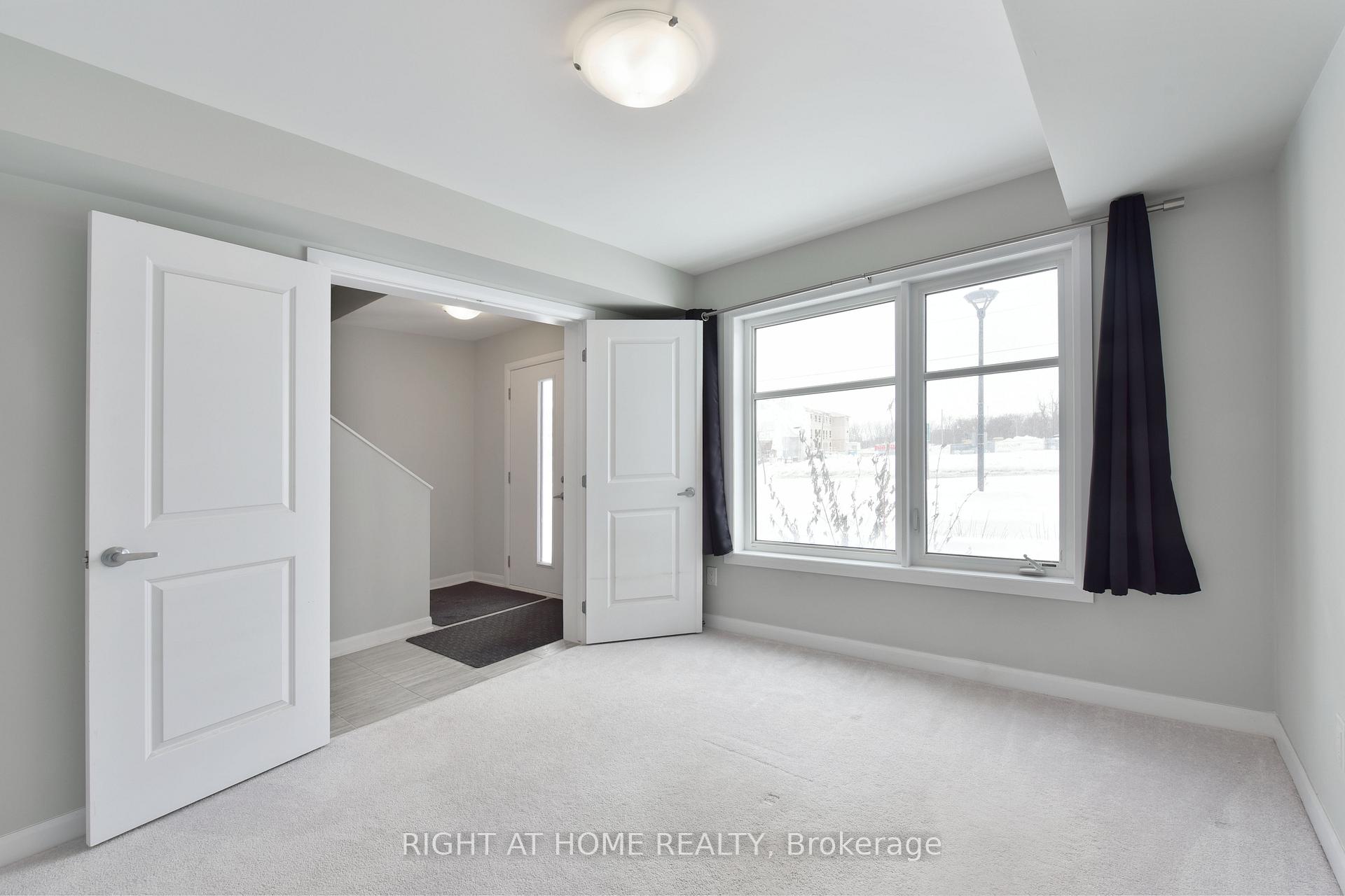 Photo 3 of 1109 Speedvale Court, Ottawa, Kanata - Kanata Lakes/Heritage Hills — HOMEH