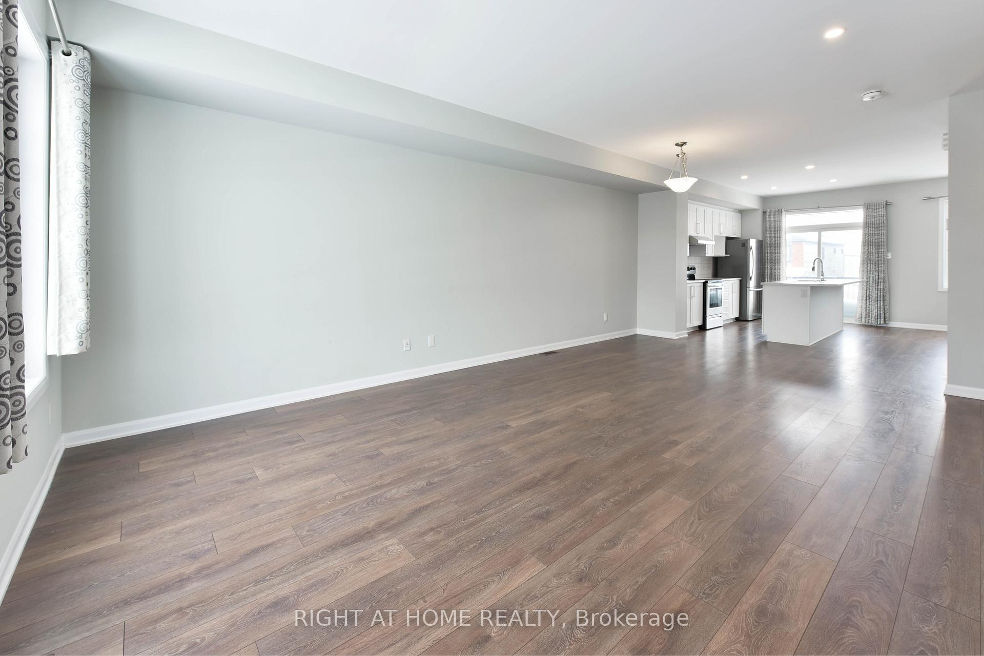 Photo 5 of 1109 Speedvale Court, Ottawa, Kanata - Kanata Lakes/Heritage Hills — HOMEH