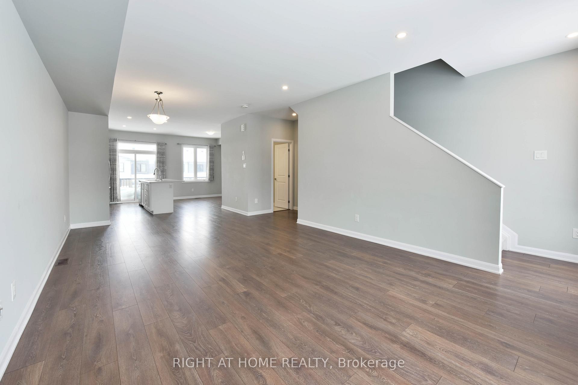 Photo 6 of 1109 Speedvale Court, Ottawa, Kanata - Kanata Lakes/Heritage Hills — HOMEH