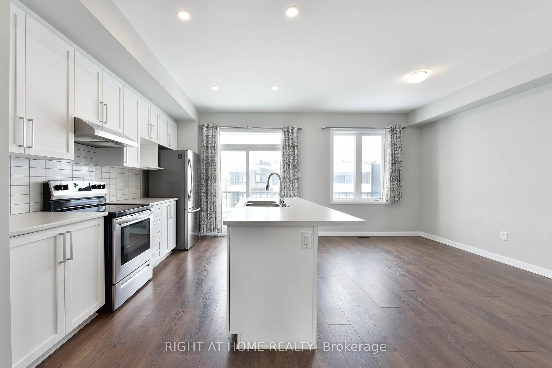 Photo 7 of 1109 Speedvale Court, Ottawa, Kanata - Kanata Lakes/Heritage Hills — HOMEH