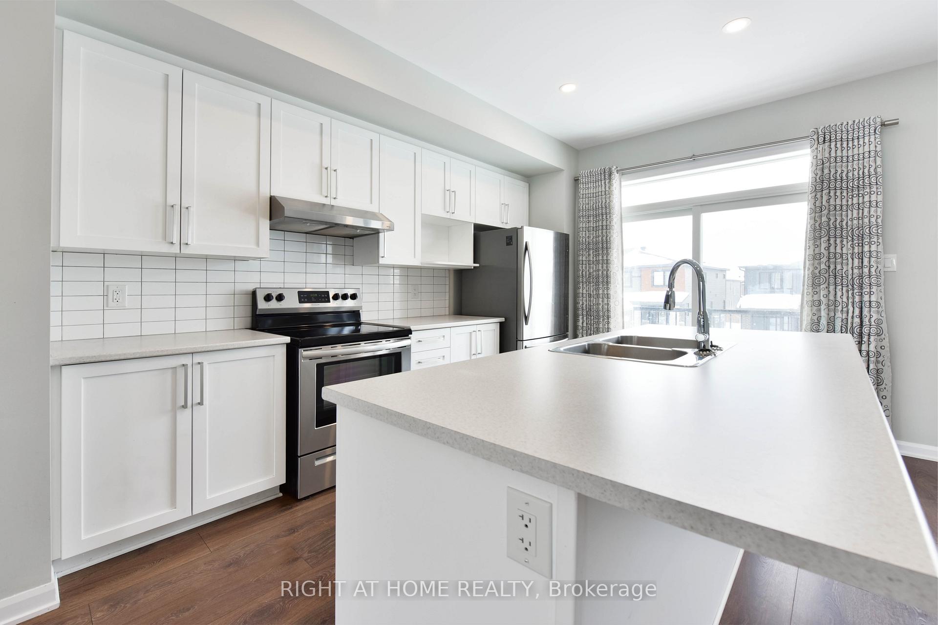 Photo 8 of 1109 Speedvale Court, Ottawa, Kanata - Kanata Lakes/Heritage Hills — HOMEH
