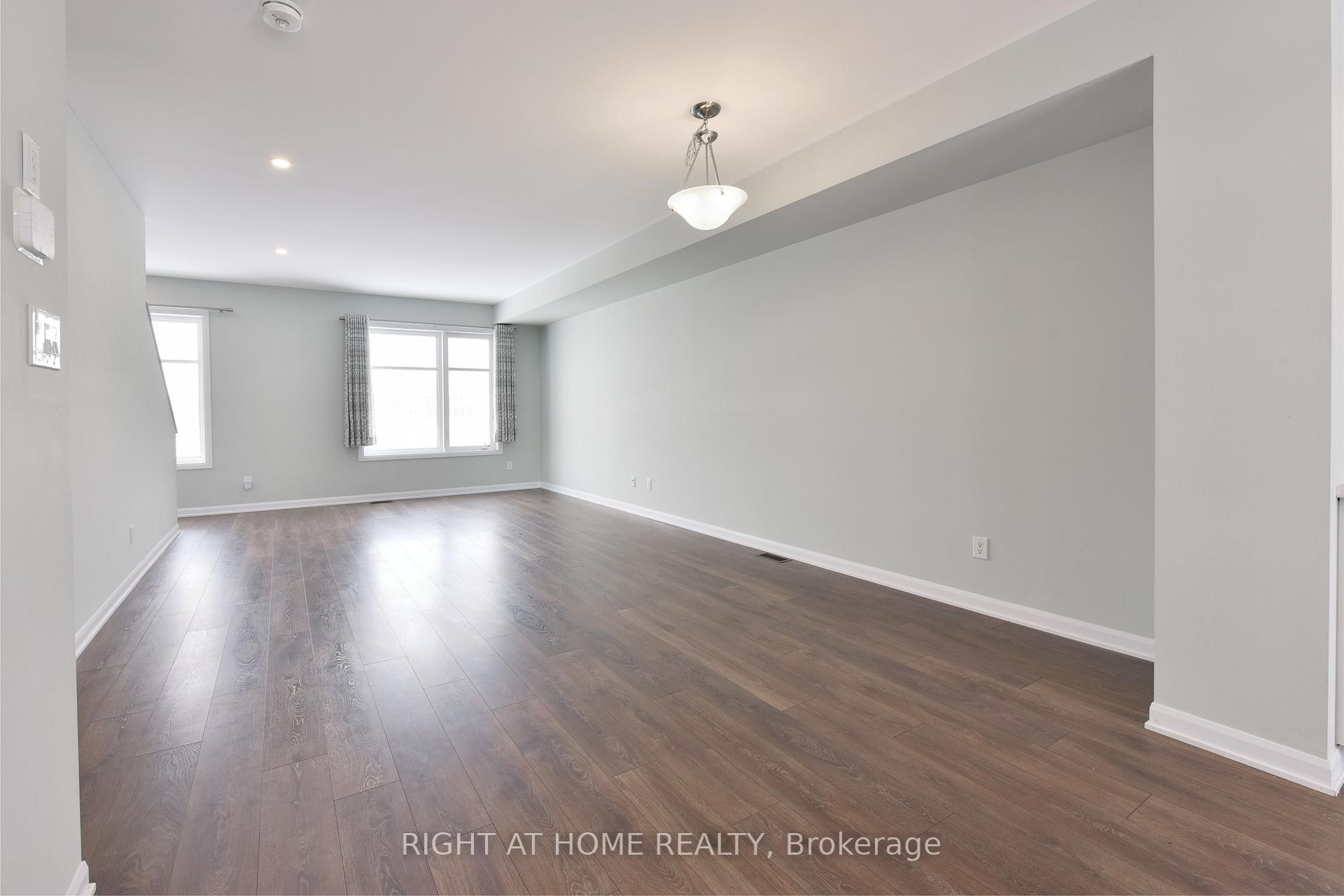 Photo 11 of 1109 Speedvale Court, Ottawa, Kanata - Kanata Lakes/Heritage Hills — HOMEH