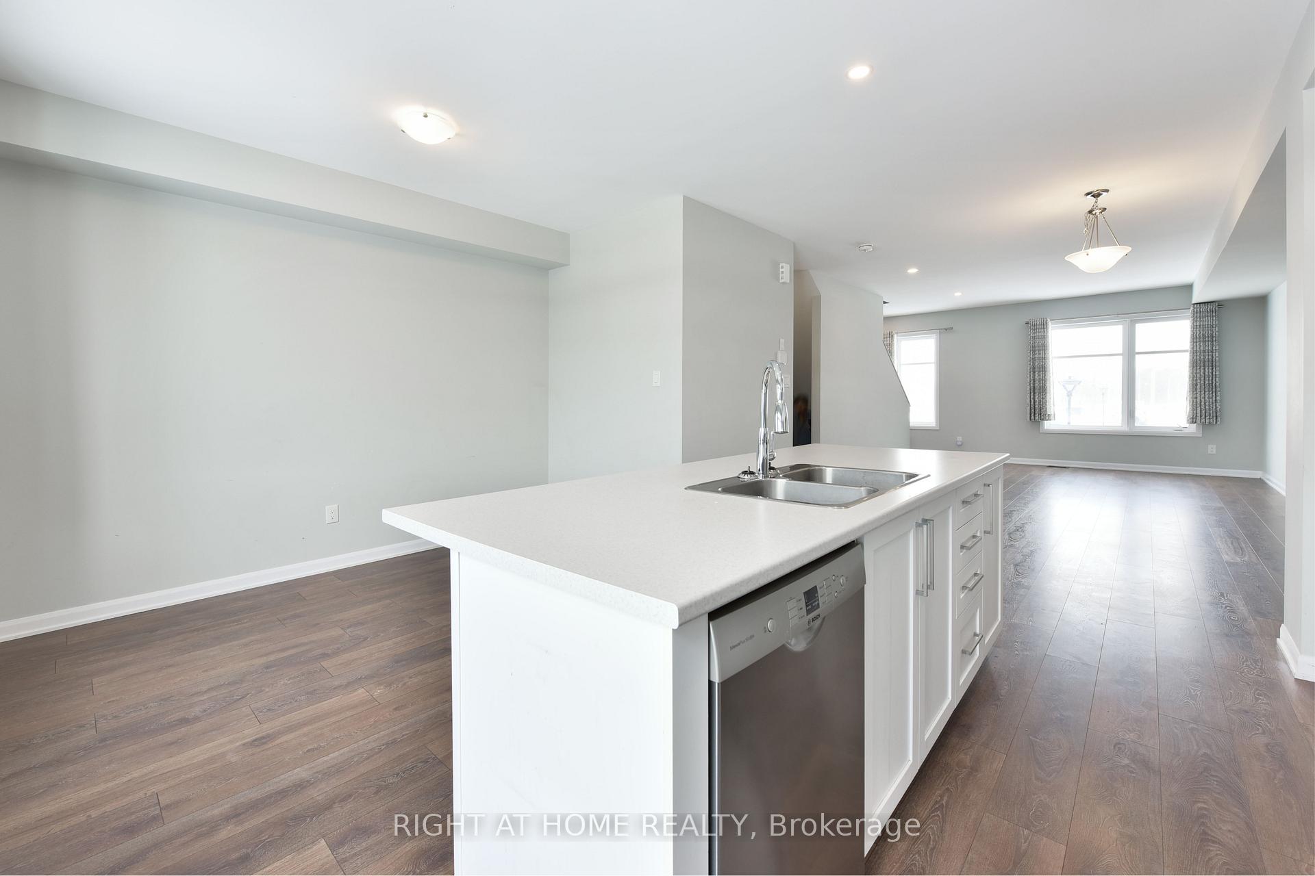 Photo 12 of 1109 Speedvale Court, Ottawa, Kanata - Kanata Lakes/Heritage Hills — HOMEH