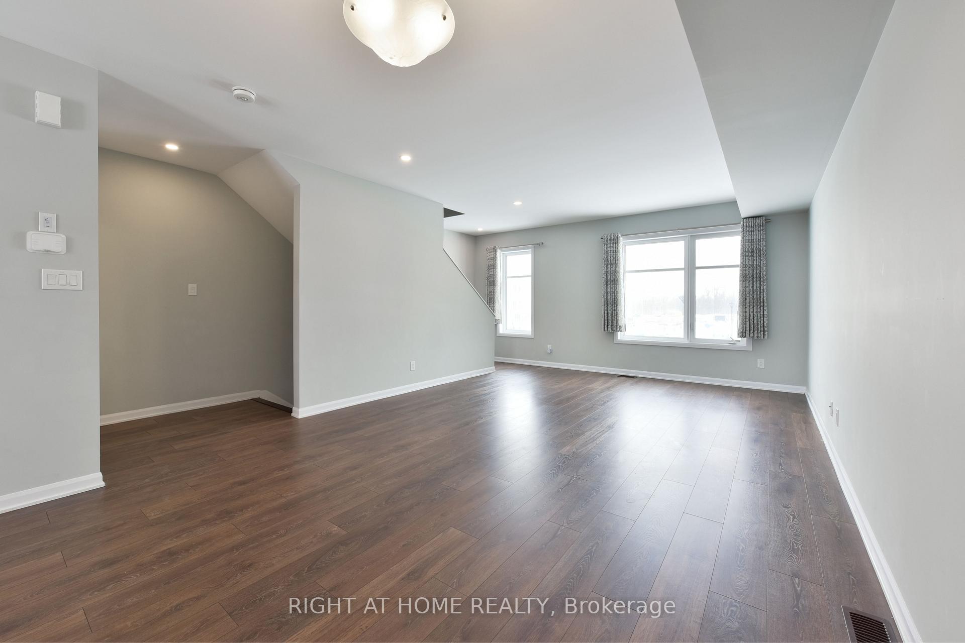 Photo 13 of 1109 Speedvale Court, Ottawa, Kanata - Kanata Lakes/Heritage Hills — HOMEH