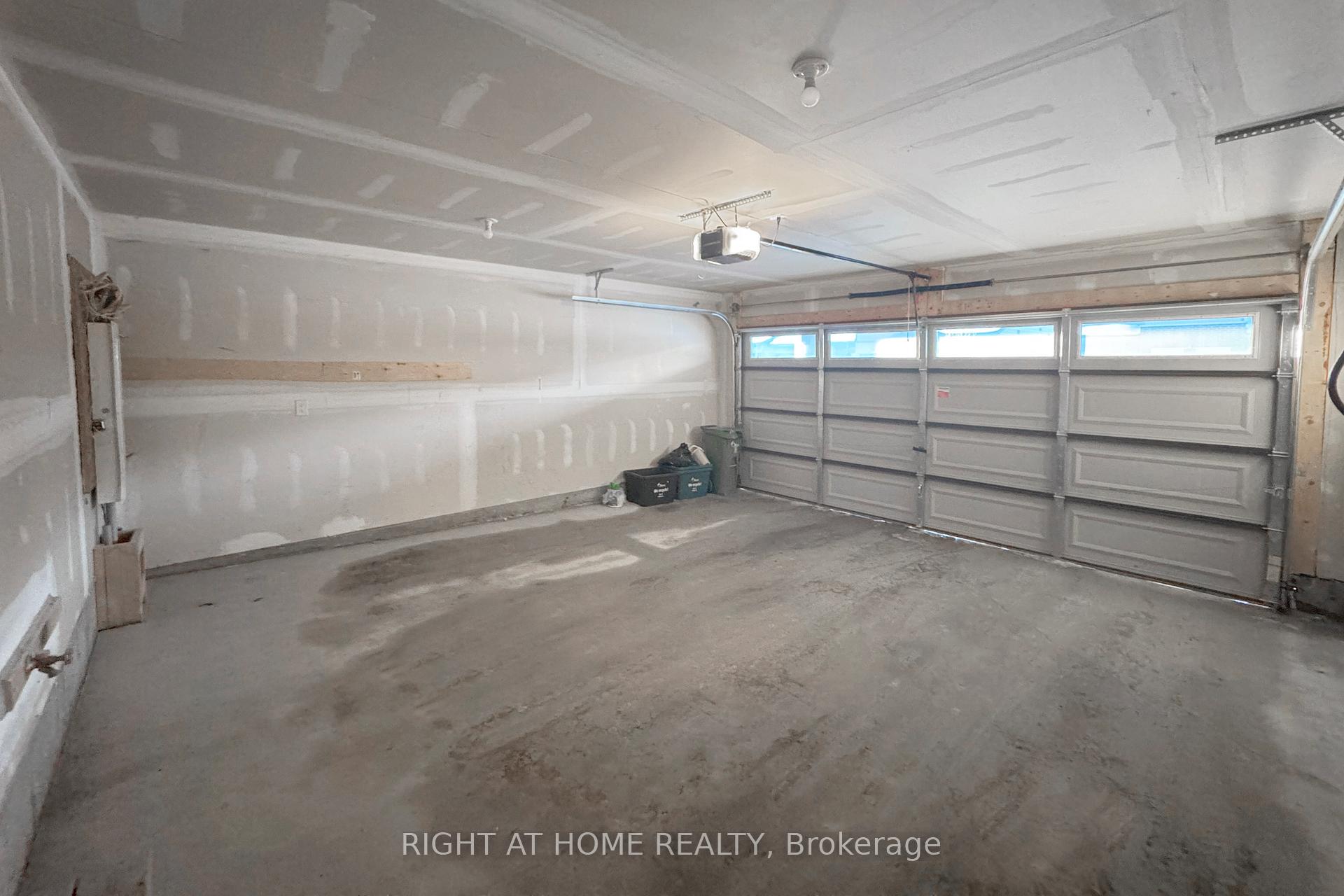 Photo 28 of 1109 Speedvale Court, Ottawa, Kanata - Kanata Lakes/Heritage Hills — HOMEH