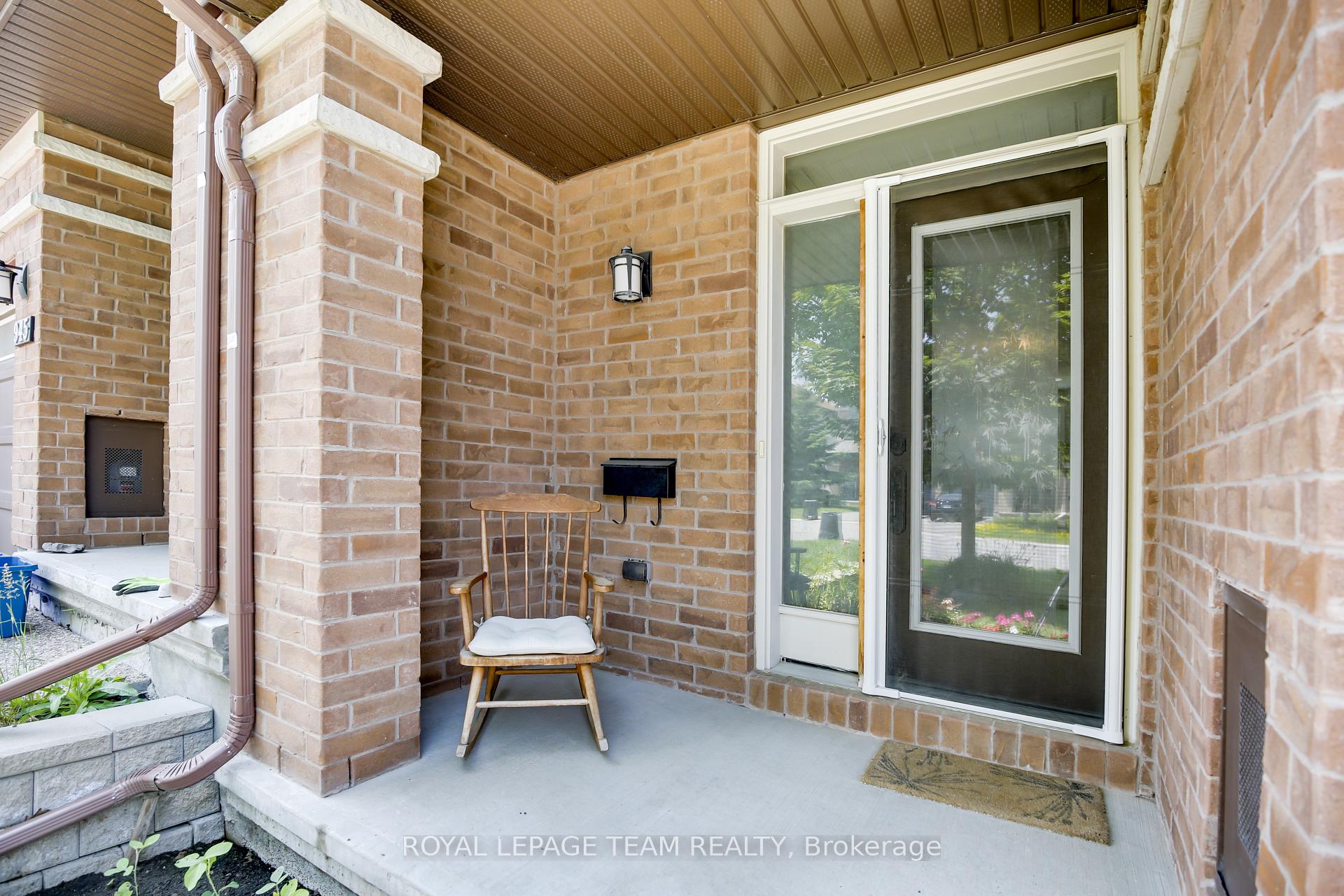 Photo 3 of 943 Fletcher Circle, Ottawa, Kanata - Kanata Lakes/Heritage Hills — HOMEH