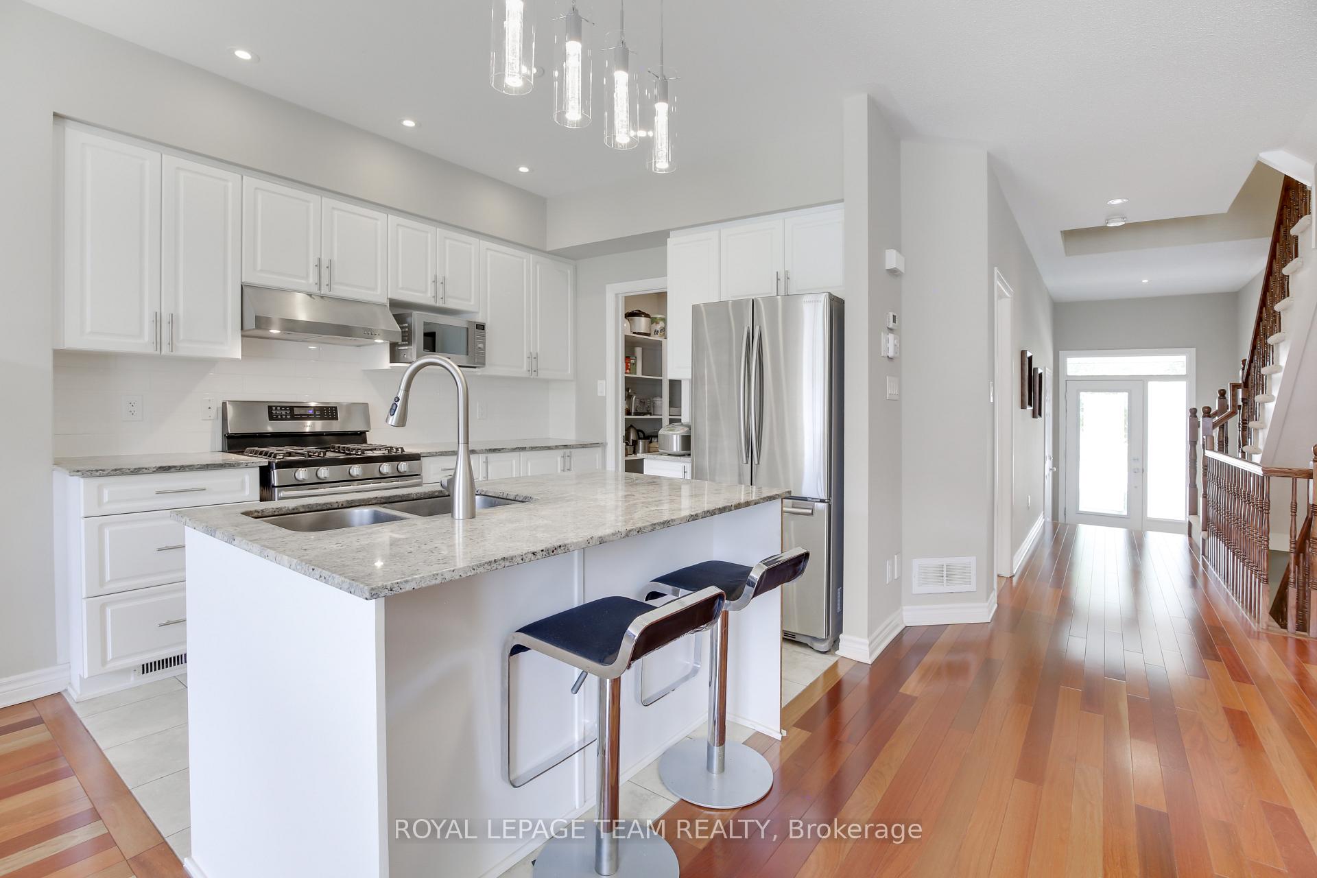 Photo 14 of 943 Fletcher Circle, Ottawa, Kanata - Kanata Lakes/Heritage Hills — HOMEH