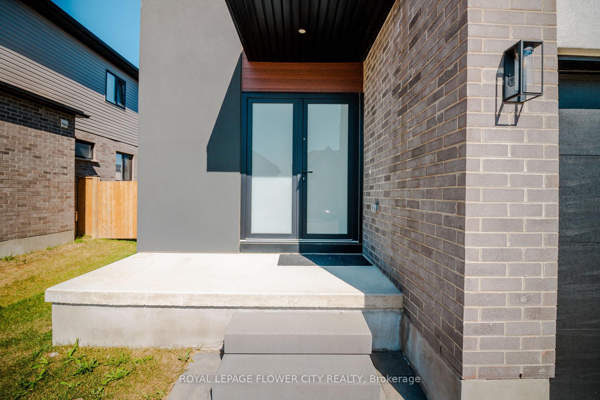 Photo 4 of 28 Kaiser Lane, Middlesex Centre, Komoka — HOMEH