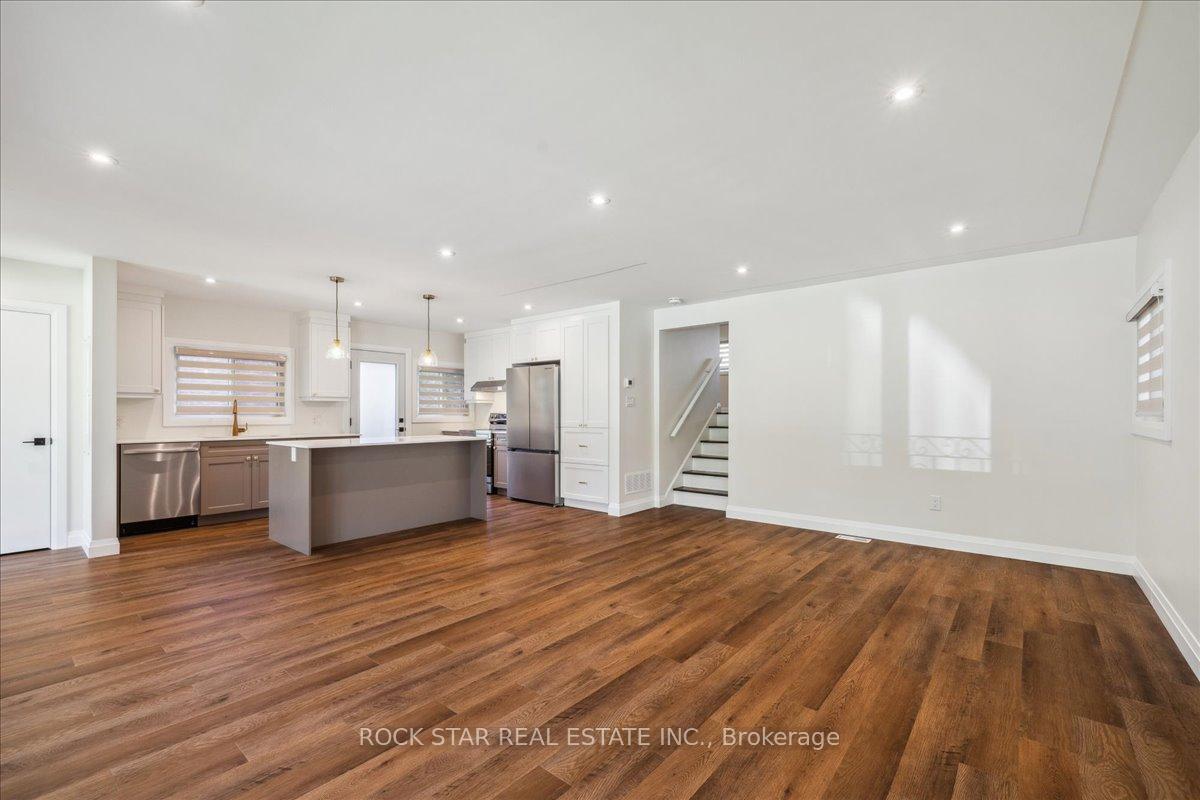 Photo 2 of Unit UPPER, 258 Pottruff Road N, Hamilton, Kentley — HOMEH