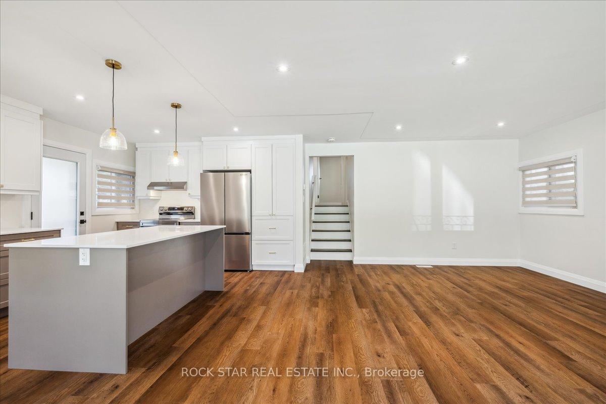 Photo 6 of Unit UPPER, 258 Pottruff Road N, Hamilton, Kentley — HOMEH