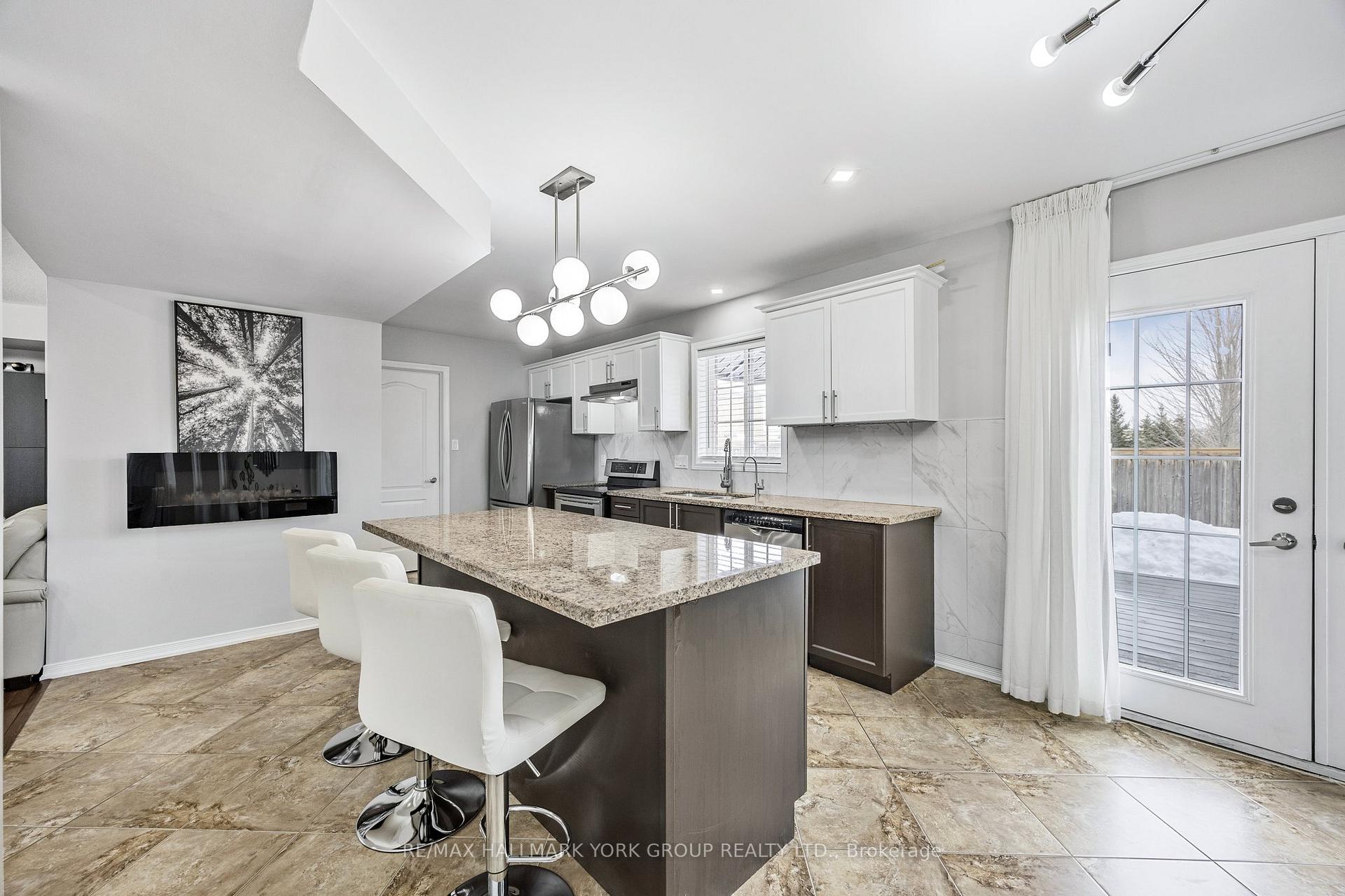 Photo 5 of 1426 Sheldon Street, Innisfil, Alcona — HOMEH
