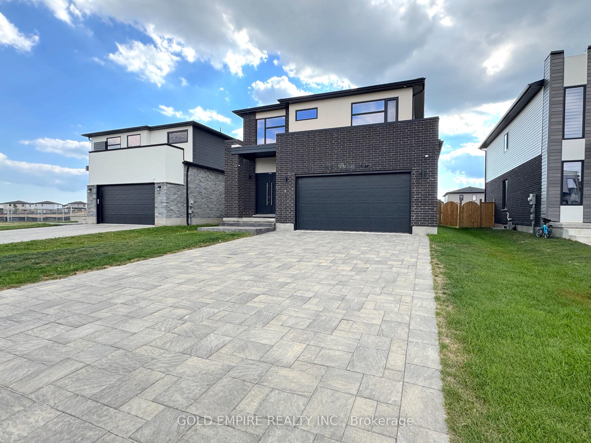 Photo 2 of 61 Poole Crescent, Middlesex Centre, Rural Middlesex Centre — HOMEH