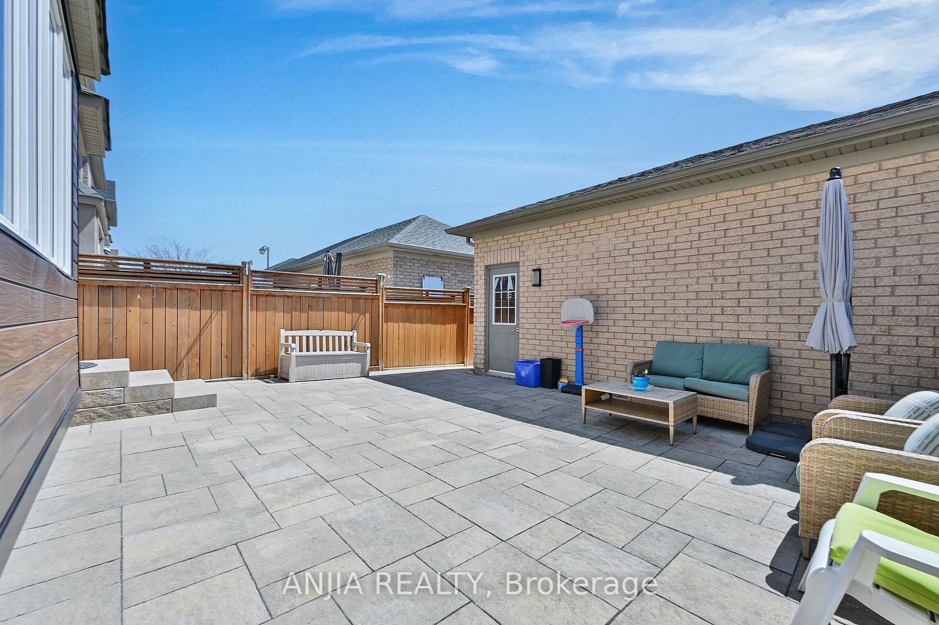 Photo 42 of 73 Shady Oaks Avenue, Markham, Cornell — HOMEH