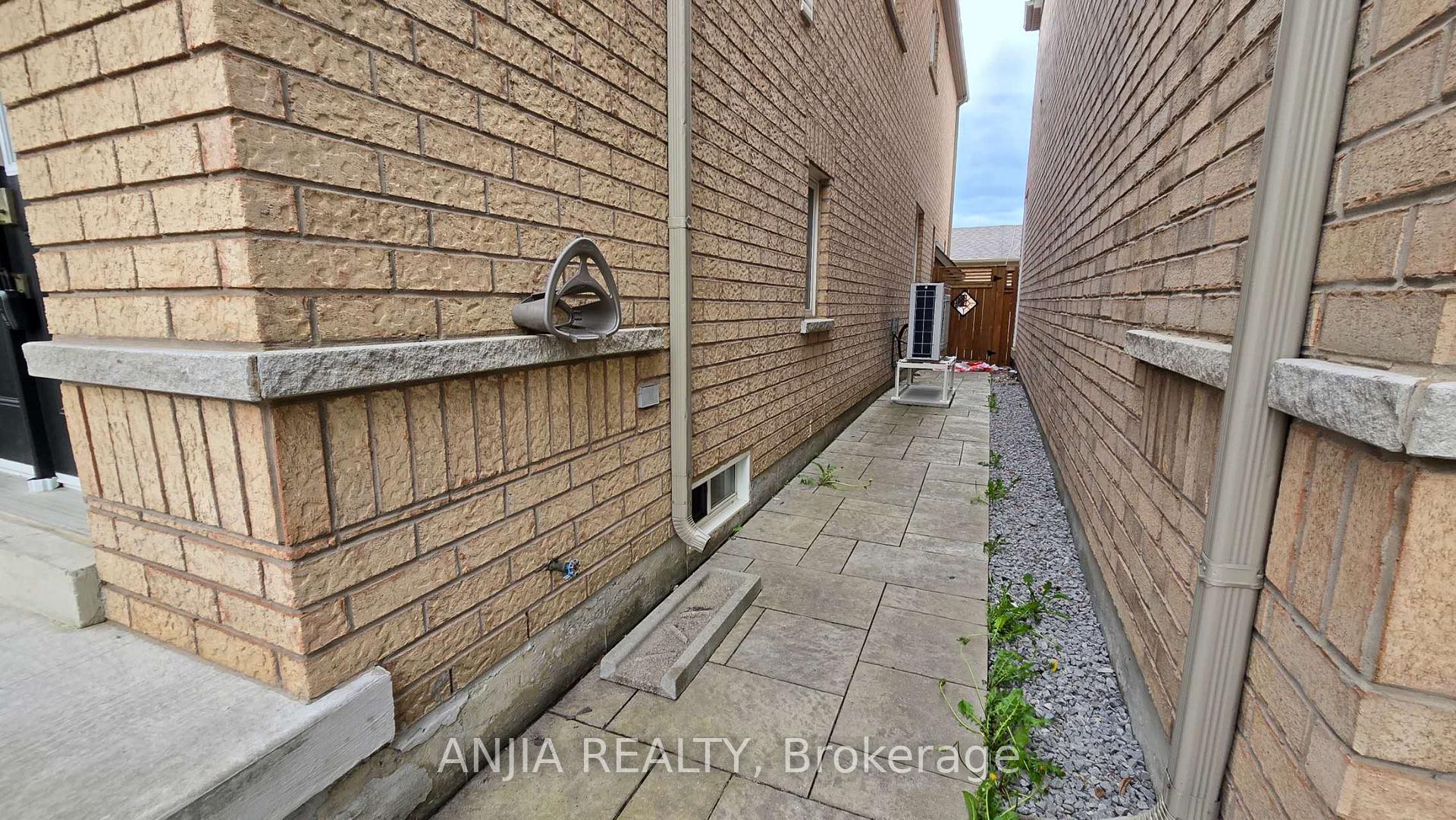 Photo 47 of 73 Shady Oaks Avenue, Markham, Cornell — HOMEH