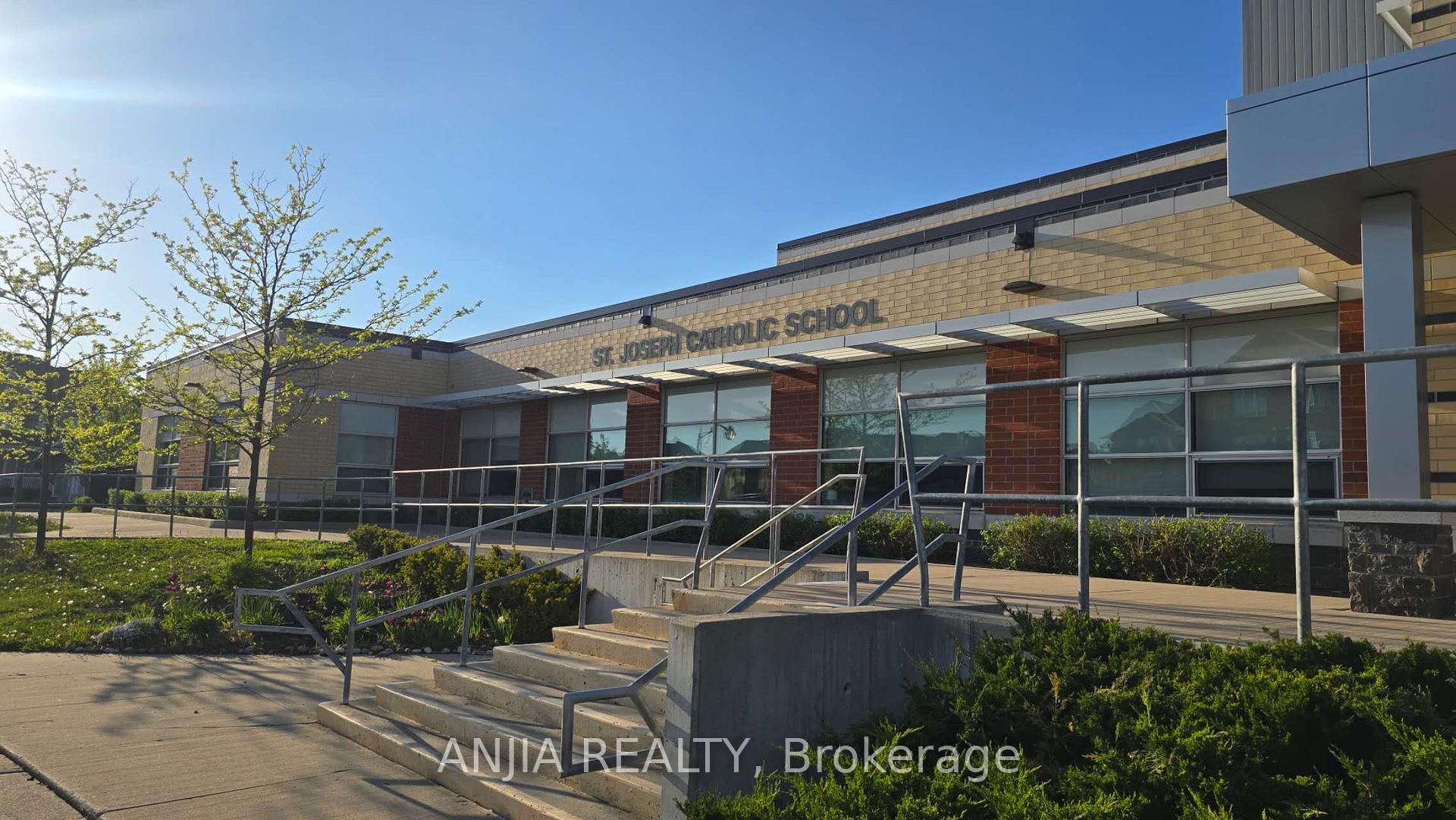 Photo 48 of 73 Shady Oaks Avenue, Markham, Cornell — HOMEH