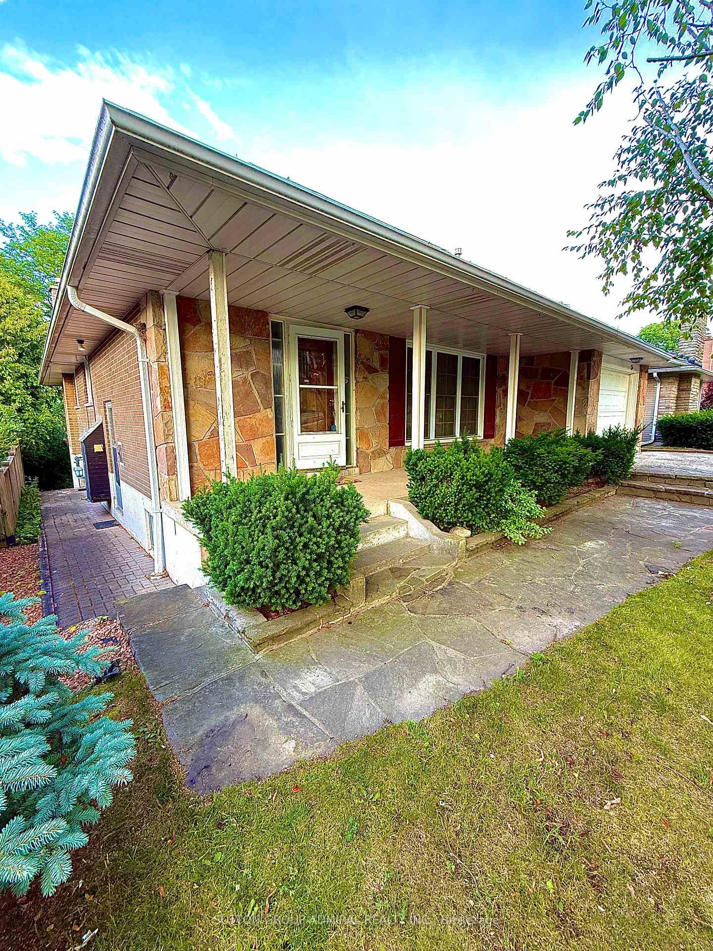 Photo 4 of 151 Highland Park Boulevard, Markham, Grandview — HOMEH