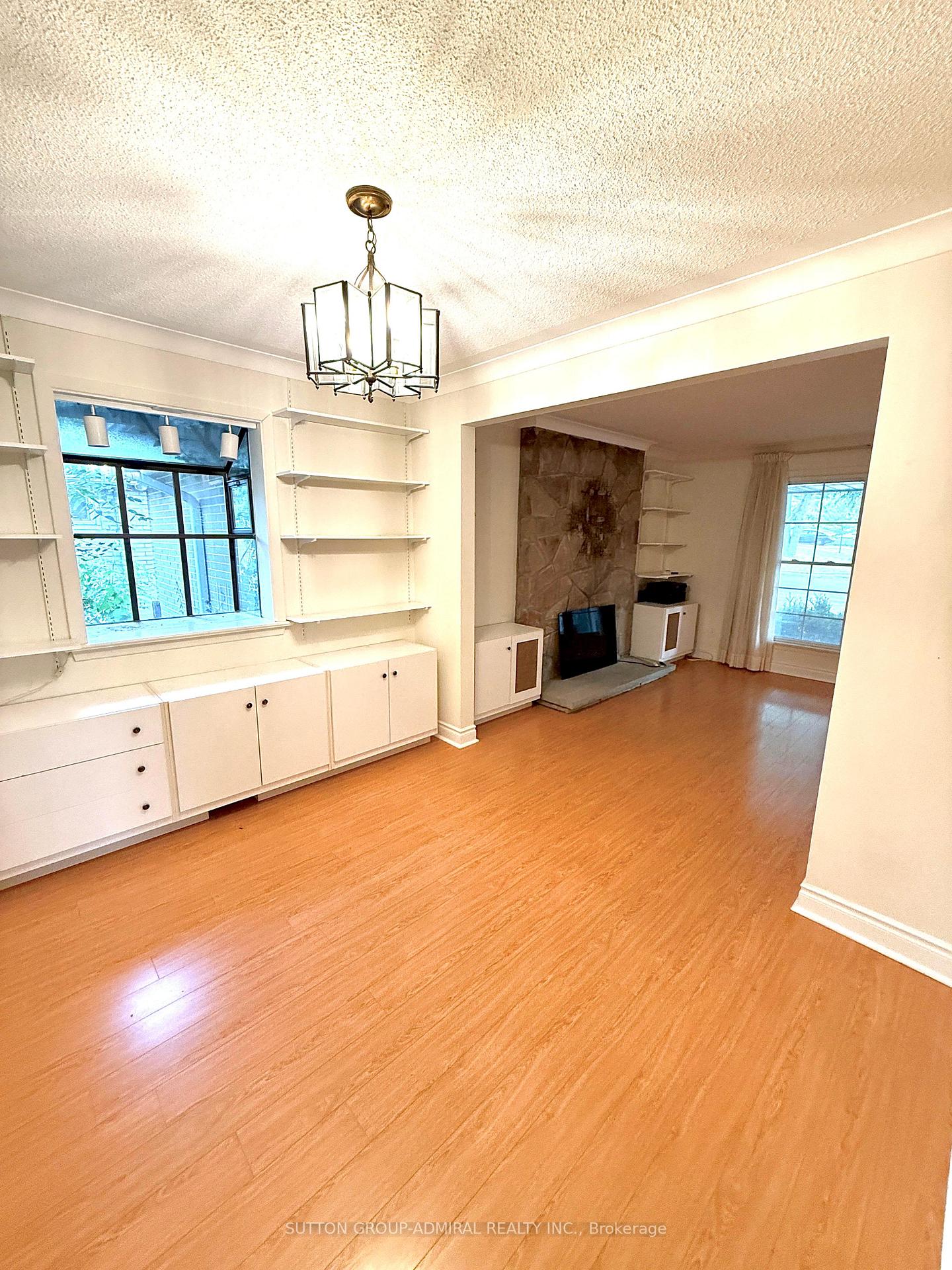 Photo 8 of 151 Highland Park Boulevard, Markham, Grandview — HOMEH