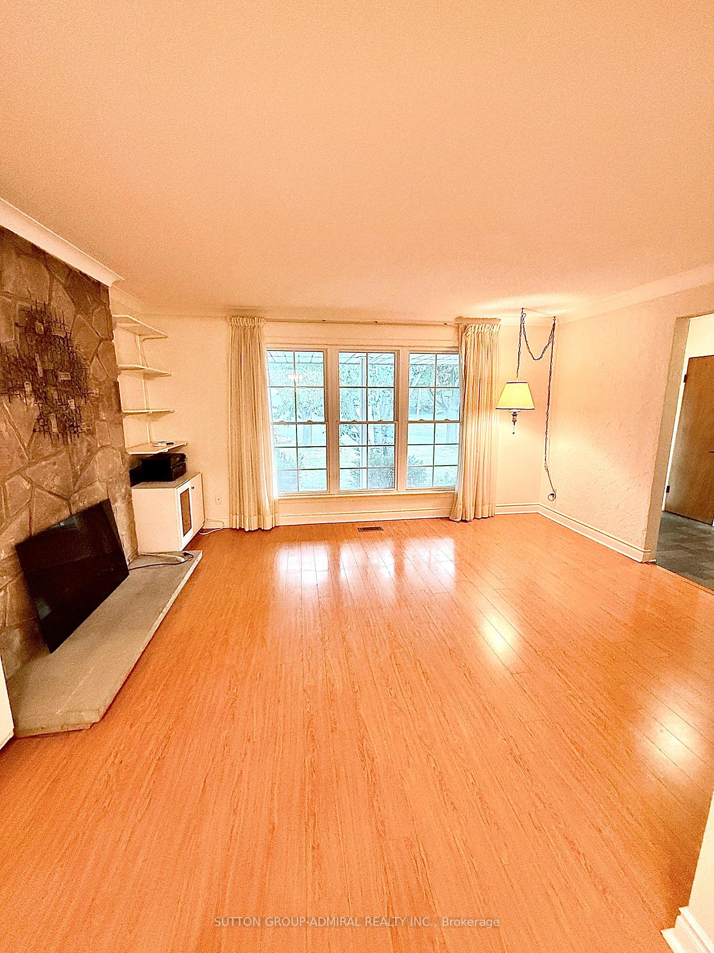 Photo 9 of 151 Highland Park Boulevard, Markham, Grandview — HOMEH