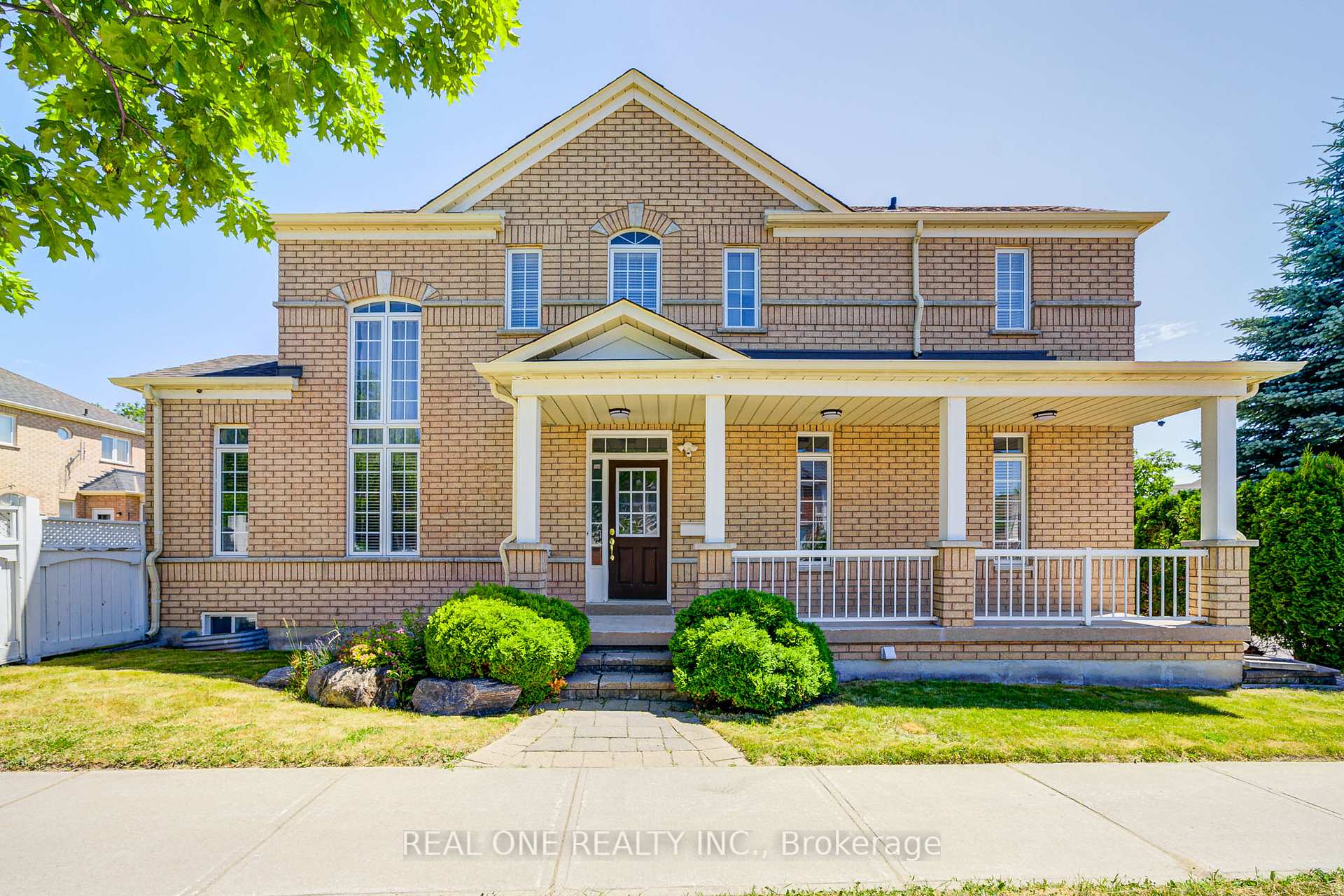 Photo 2 of 35 Ridgecrest Road, Markham, Berczy — HOMEH