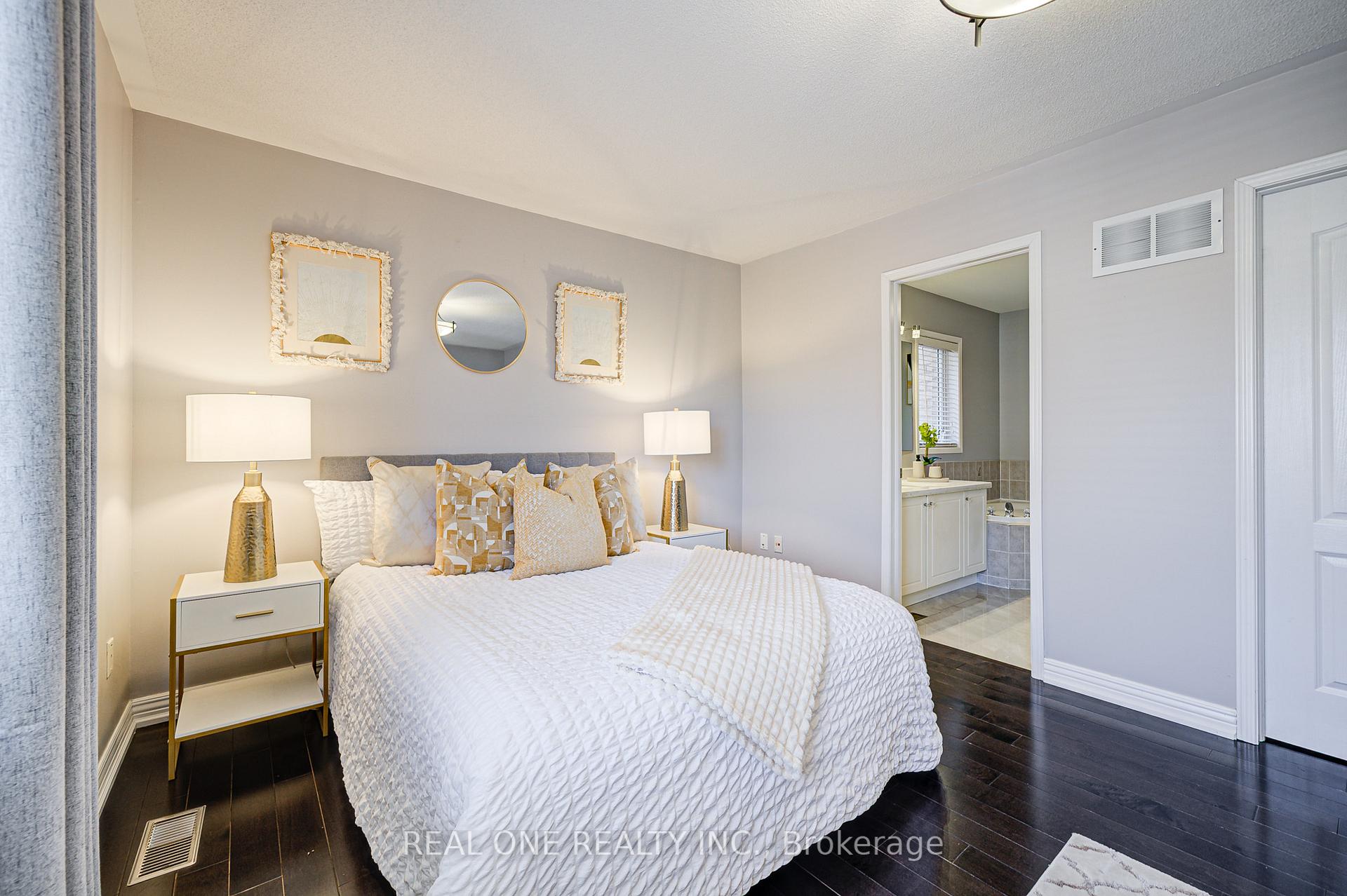 Photo 17 of 35 Ridgecrest Road, Markham, Berczy — HOMEH
