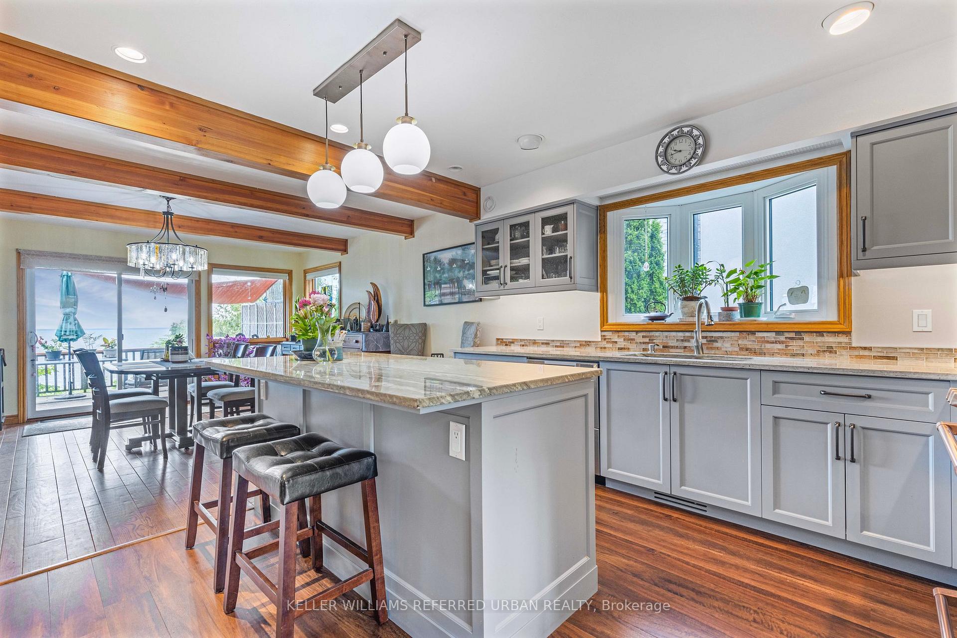 Photo 6 of 3539 Crescent Harbour Road, Innisfil, Rural Innisfil — HOMEH