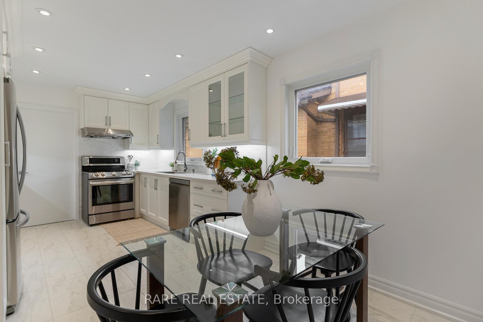 Photo 8 of 97 Kings College Road, Markham, Aileen-Willowbrook — HOMEH