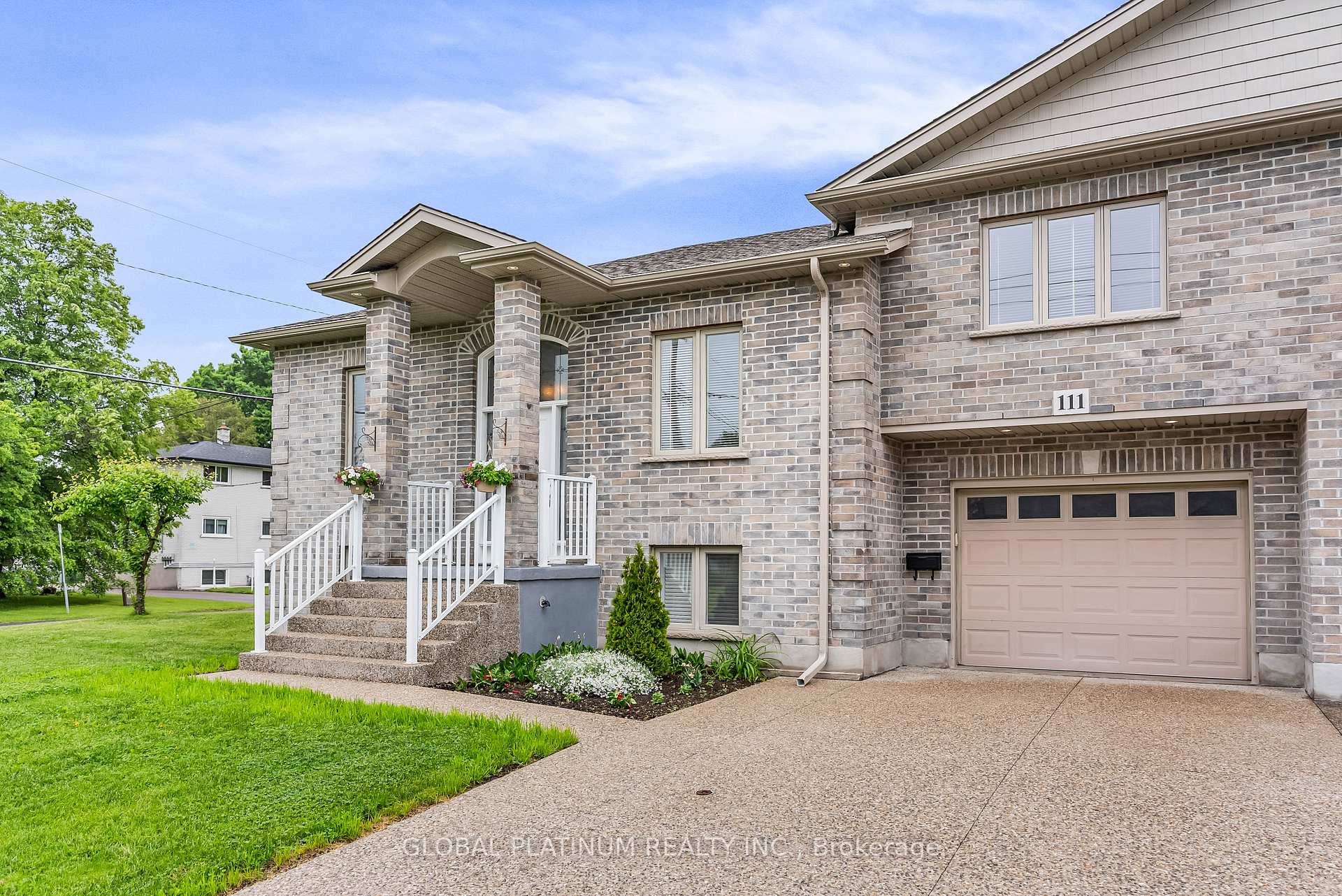 Photo 2 of 111 Schweitzer Street, Kitchener — HOMEH