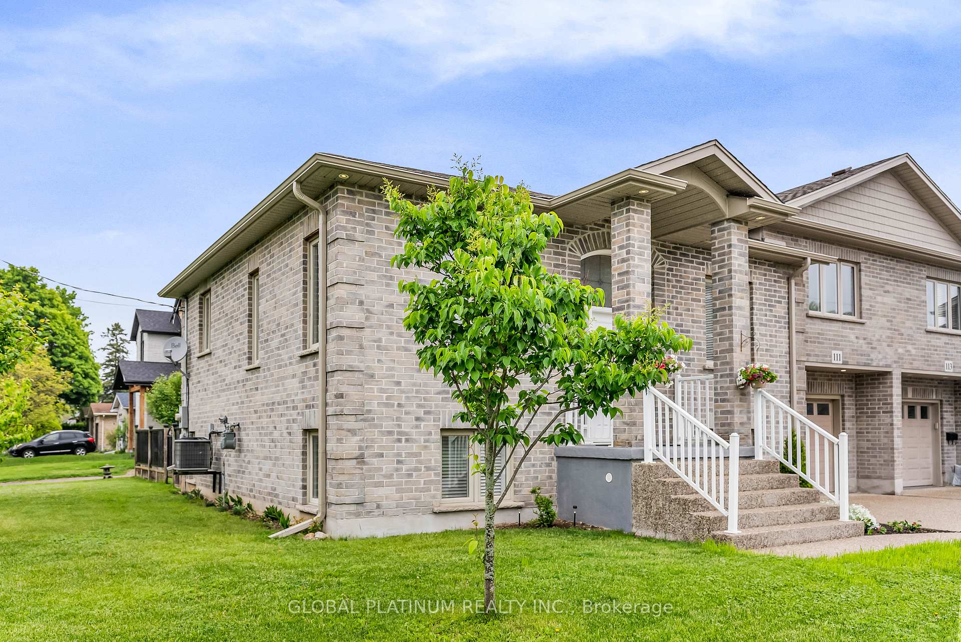Photo 3 of 111 Schweitzer Street, Kitchener — HOMEH