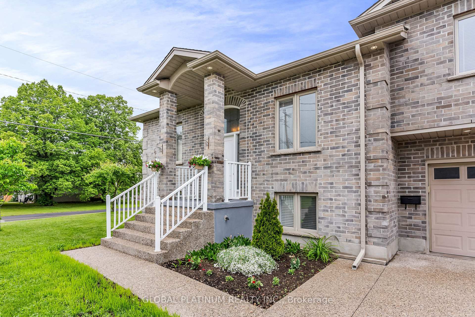 Photo 4 of 111 Schweitzer Street, Kitchener — HOMEH