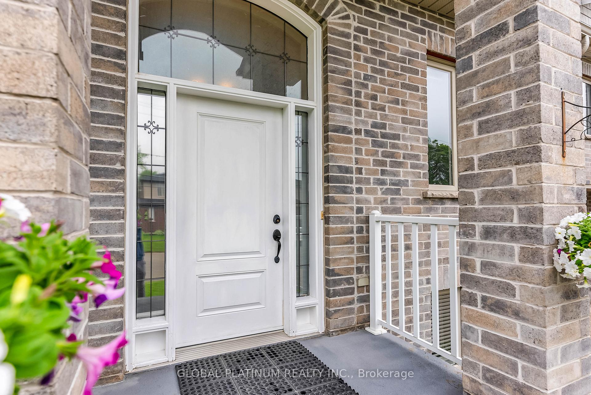 Photo 5 of 111 Schweitzer Street, Kitchener — HOMEH