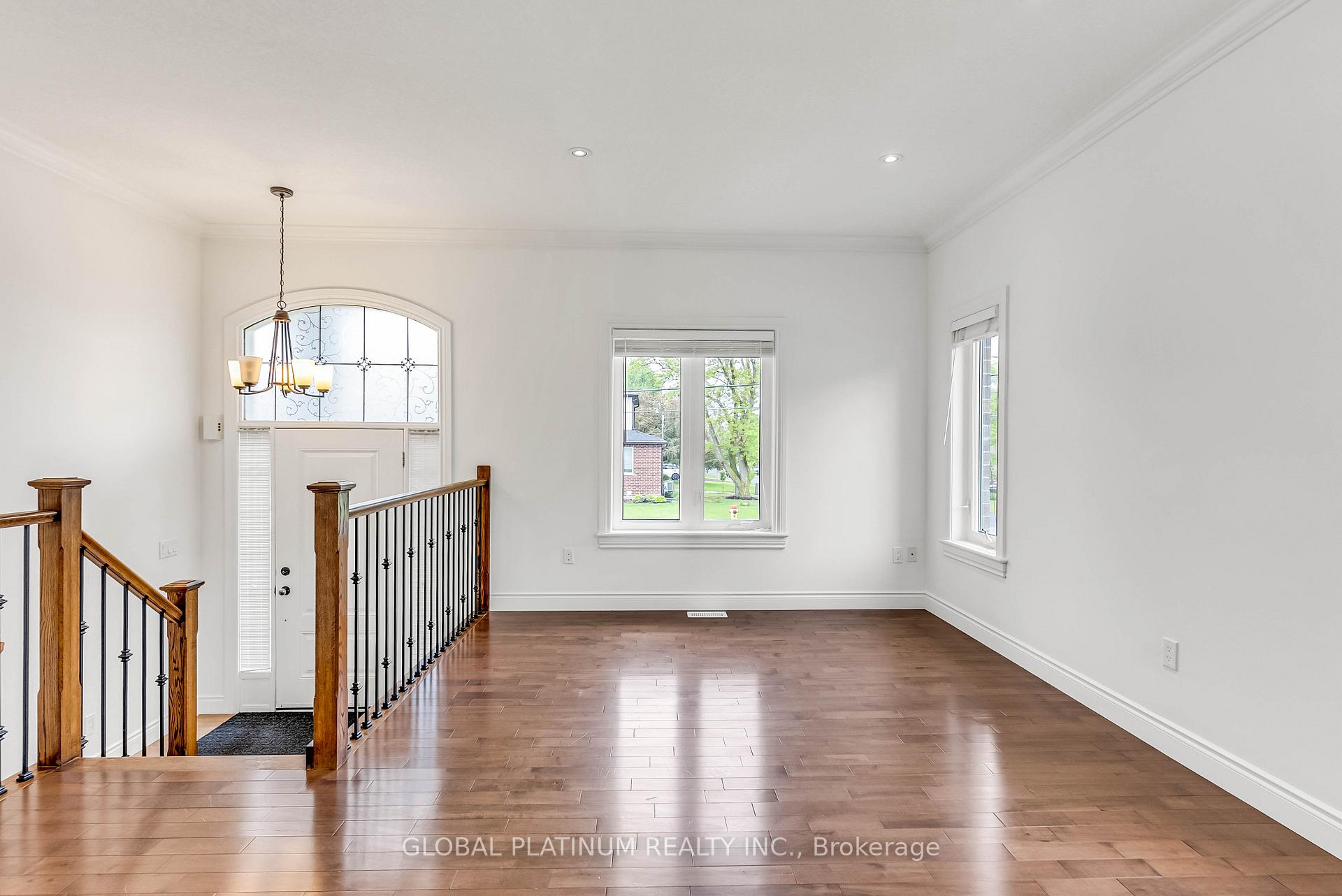 Photo 10 of 111 Schweitzer Street, Kitchener — HOMEH