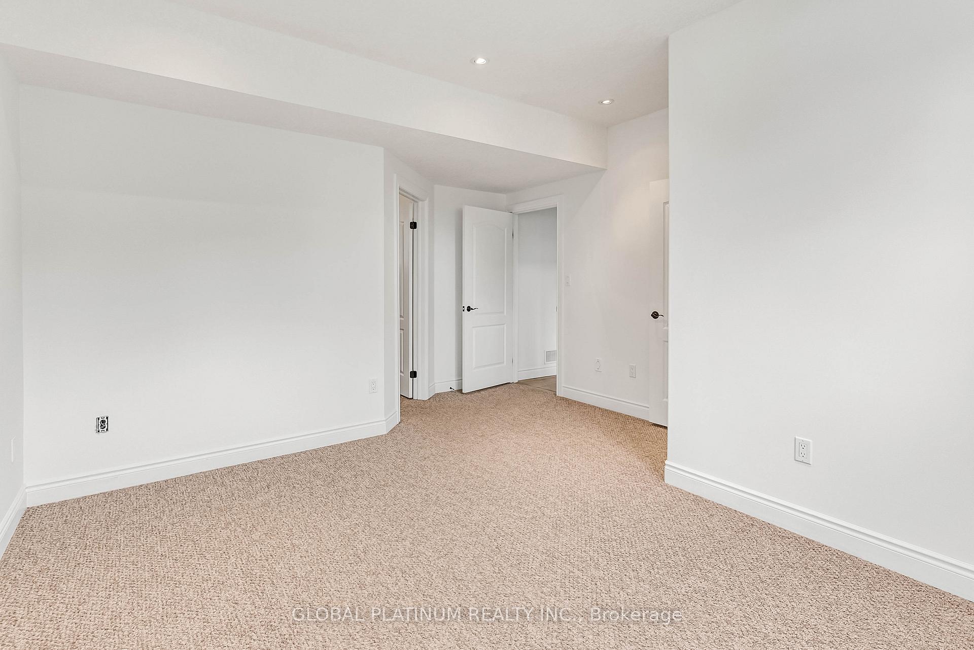 Photo 27 of 111 Schweitzer Street, Kitchener — HOMEH