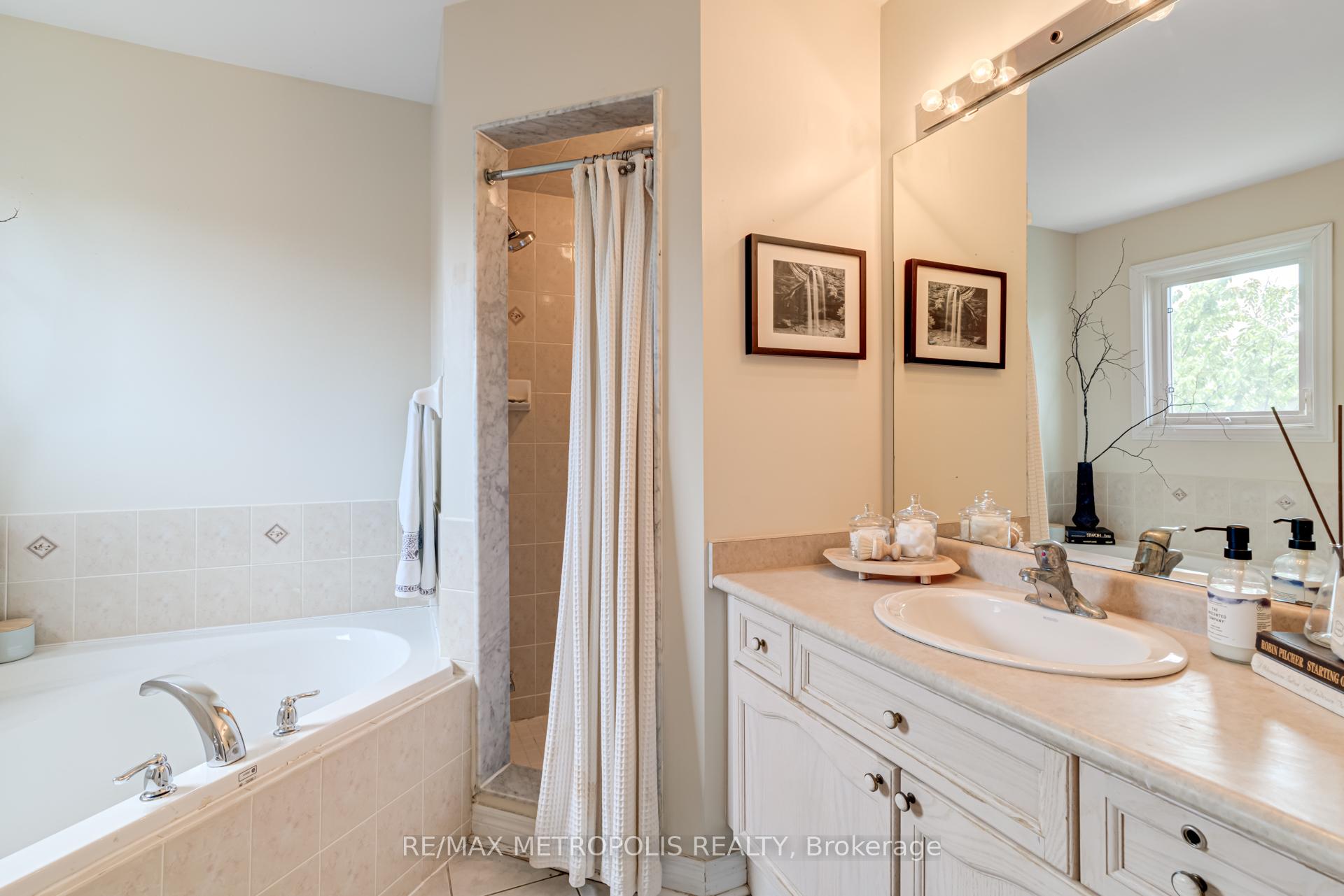Photo 25 of 19 Miramar Drive, Markham, Greensborough — HOMEH