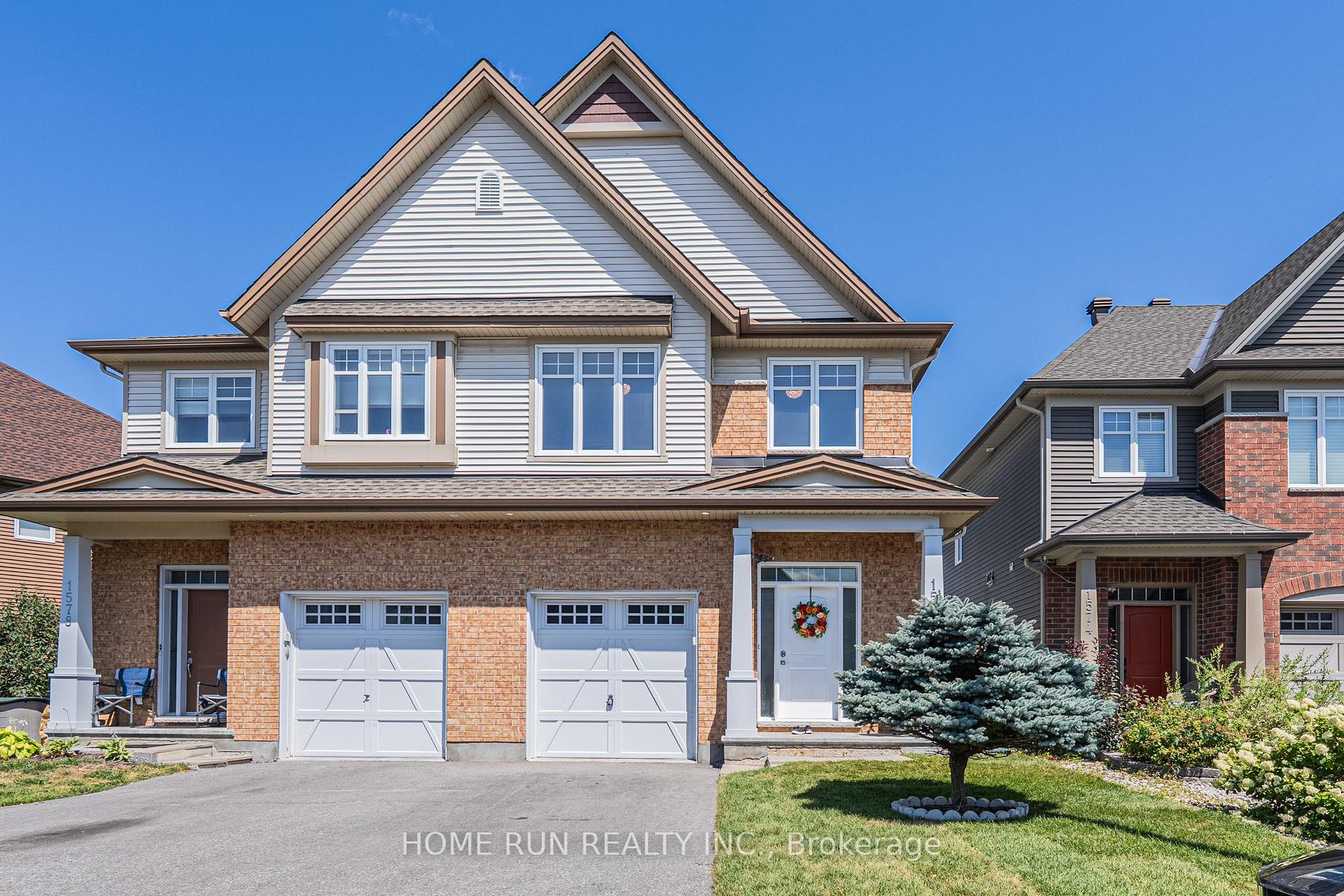 Front of 1576 Carronbridge Circle