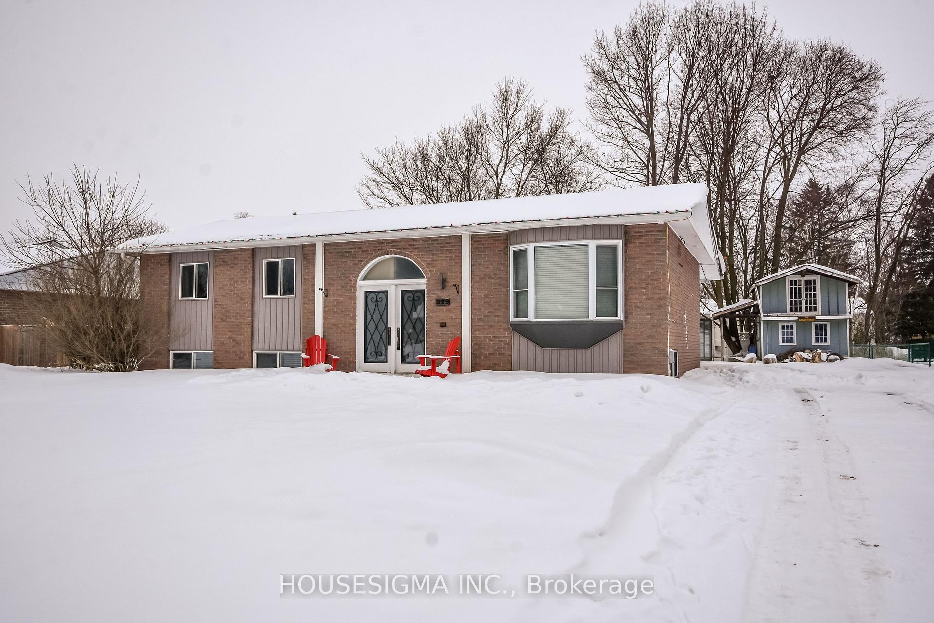 Photo 2 of 229 Sunset Crescent, Innisfil, Stroud — HOMEH